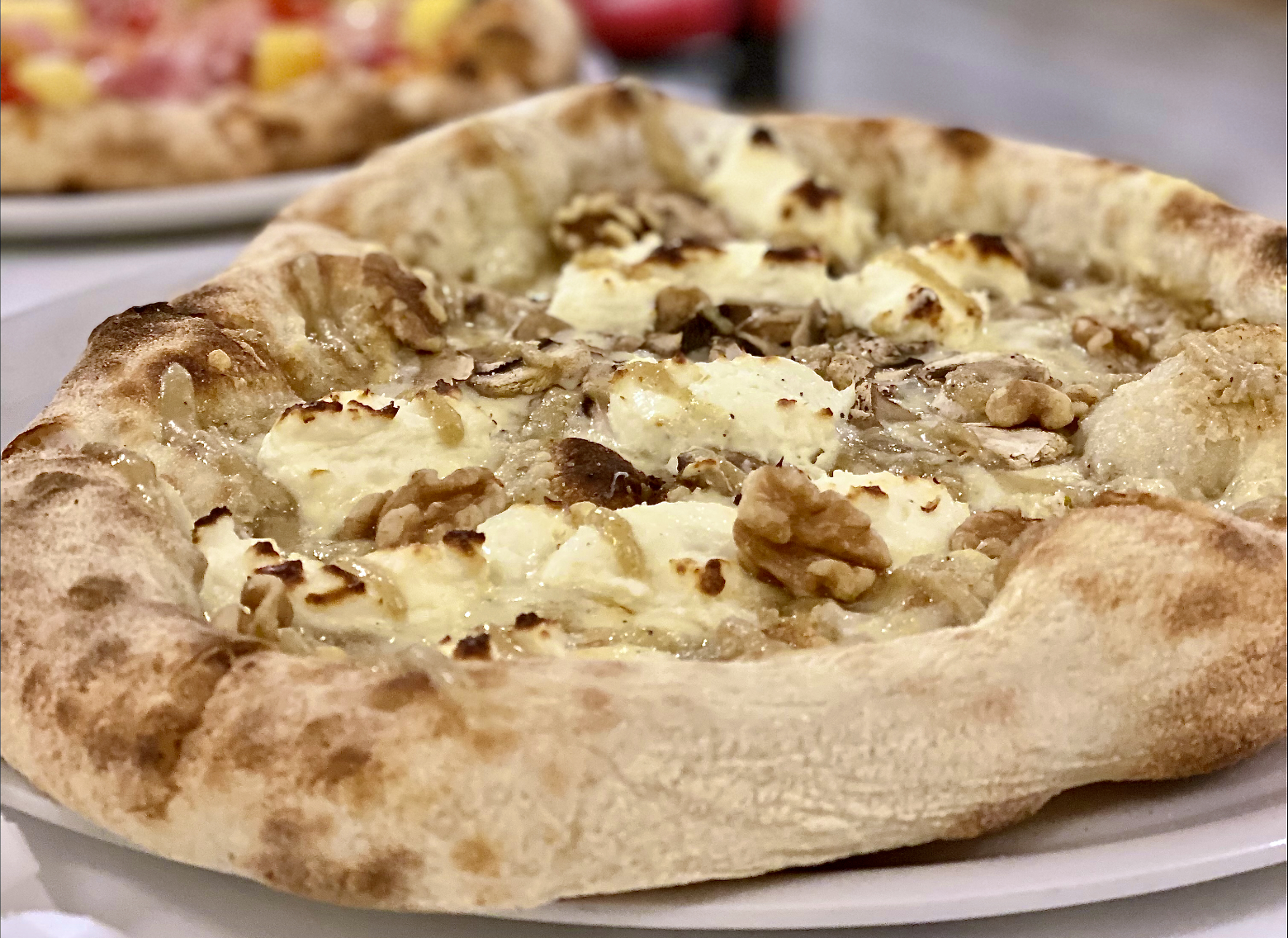 Walnut pizza 