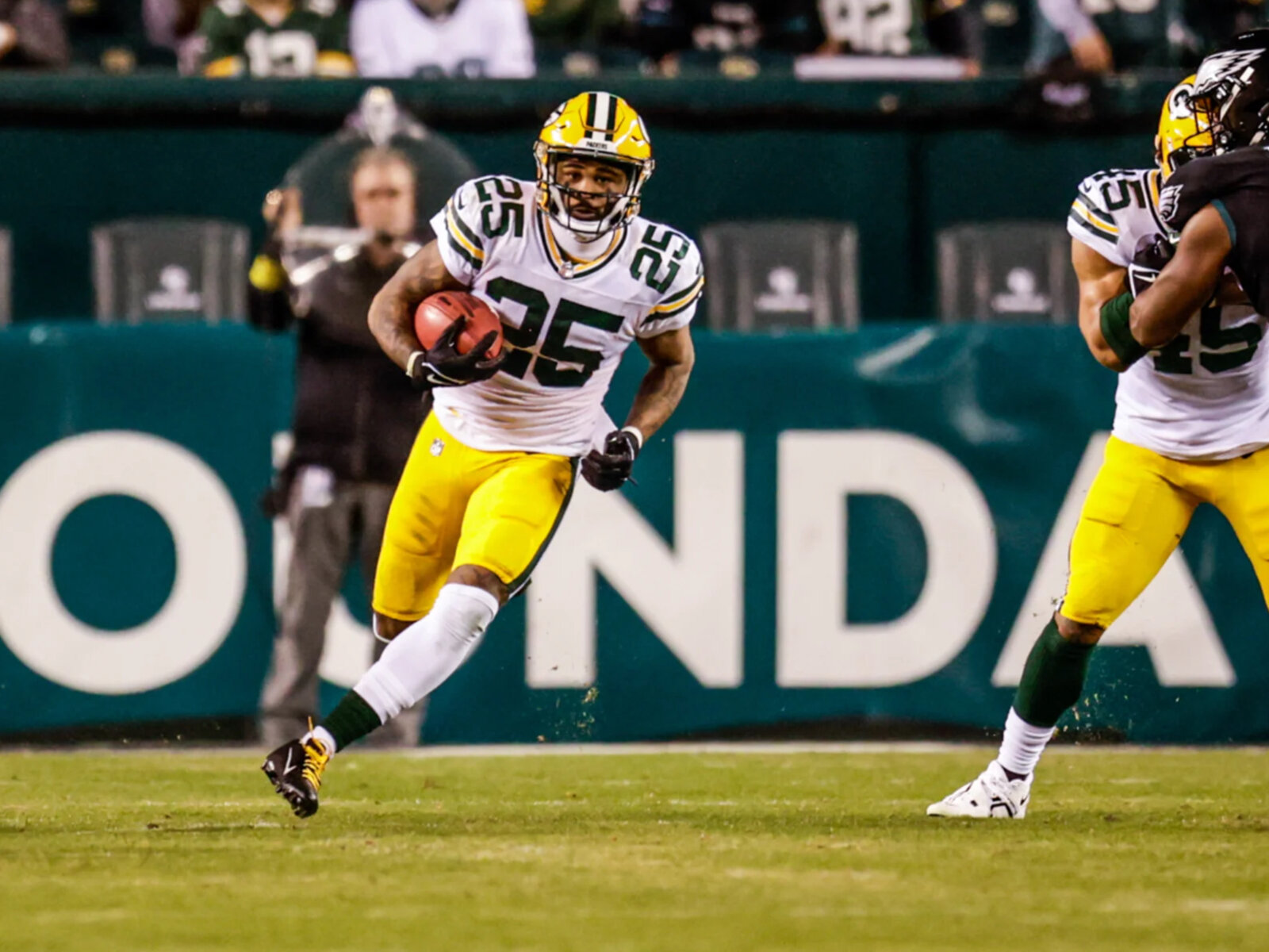 Game Recap: Packers, Playoff Hopes Fall to Eagles 40-33