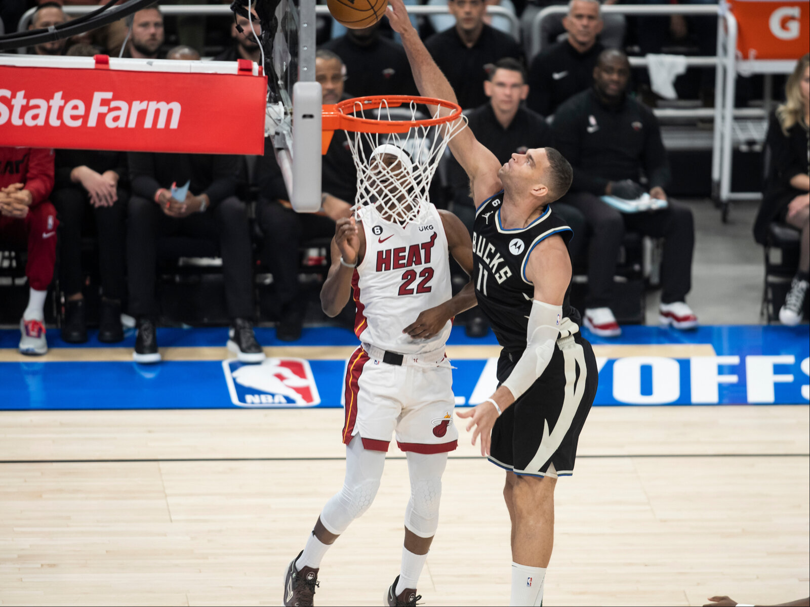 Brook Lopez block