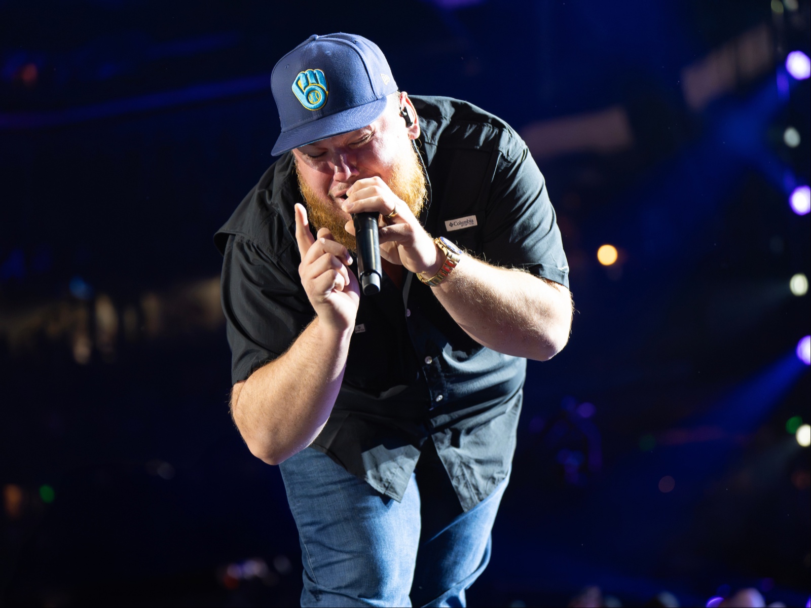 10 awesome images from Luke Combs' stadium tour opener at American