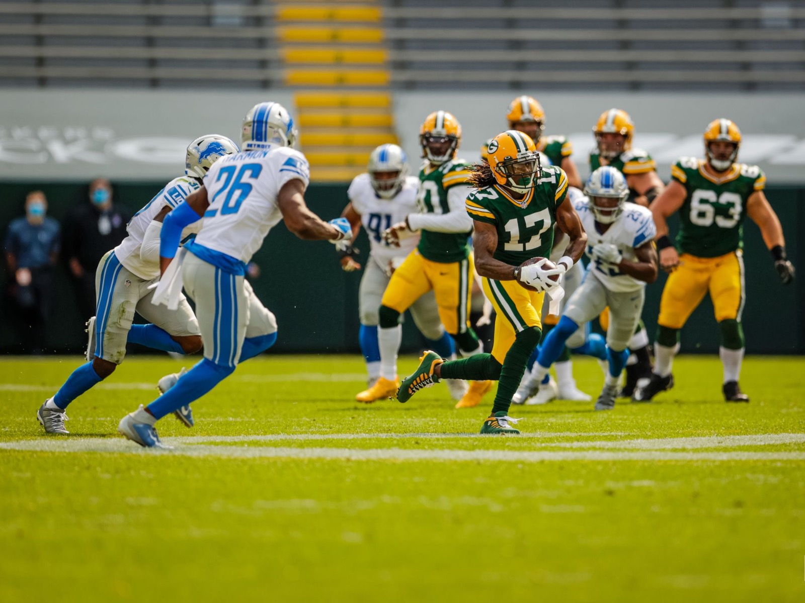 Jones' big day helps Packers beat Lions 42-21 in home opener