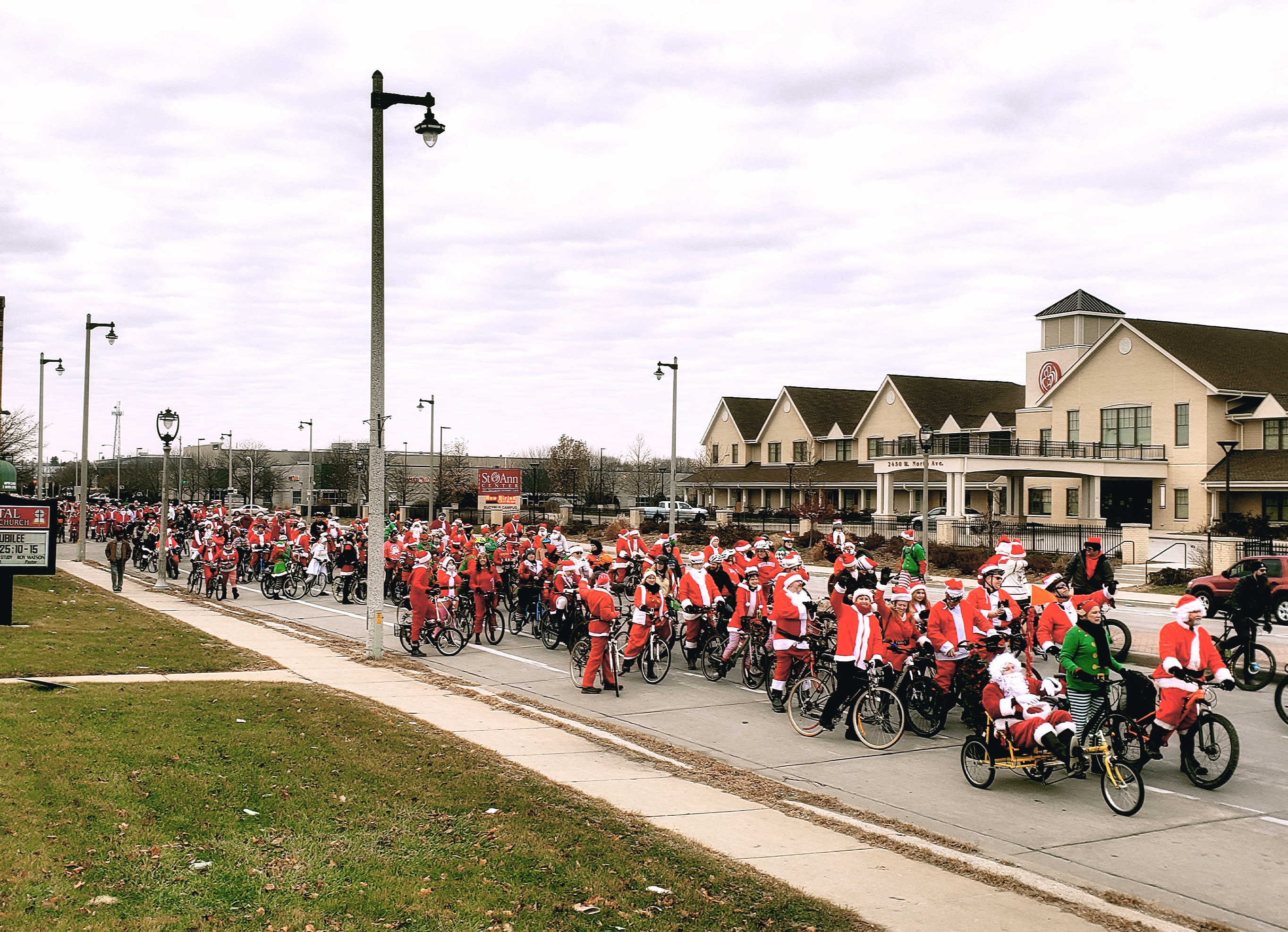 A string of Santas span North Ave at the 2019 Rampage.