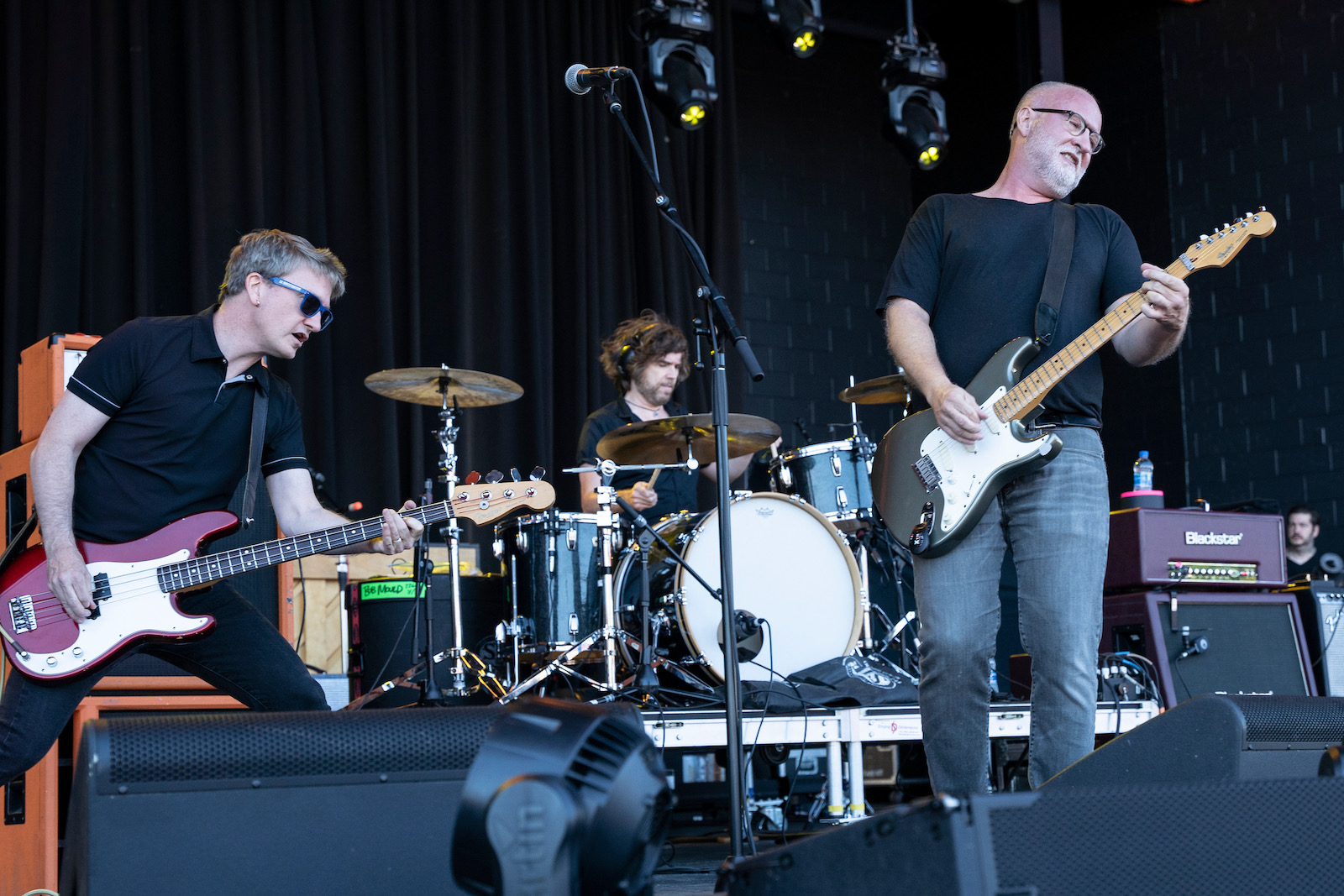 Bob Mould delivers an explosive, 22-song set