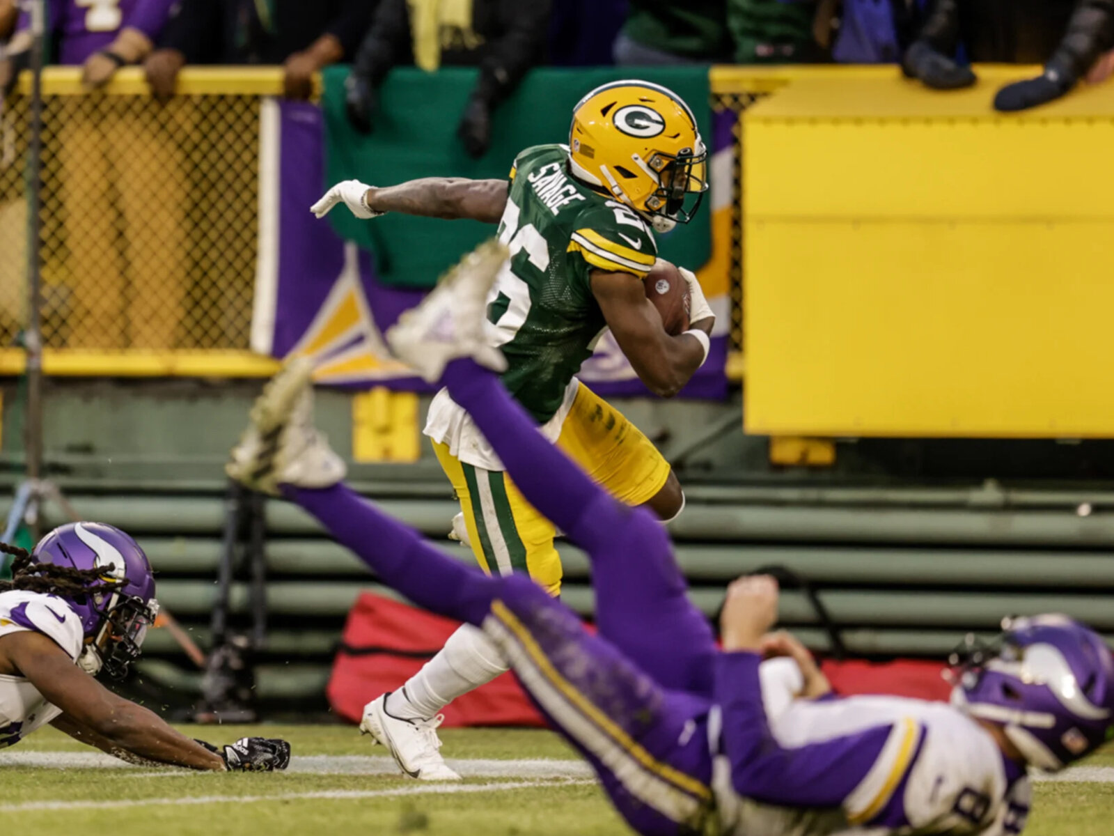 Can't-Miss Play: Green Bay Packers safety Darnell Savage delivers 75-YARD  pick-six TD vs. Minnesota Vikings quarterback Kirk Cousins on fourth down