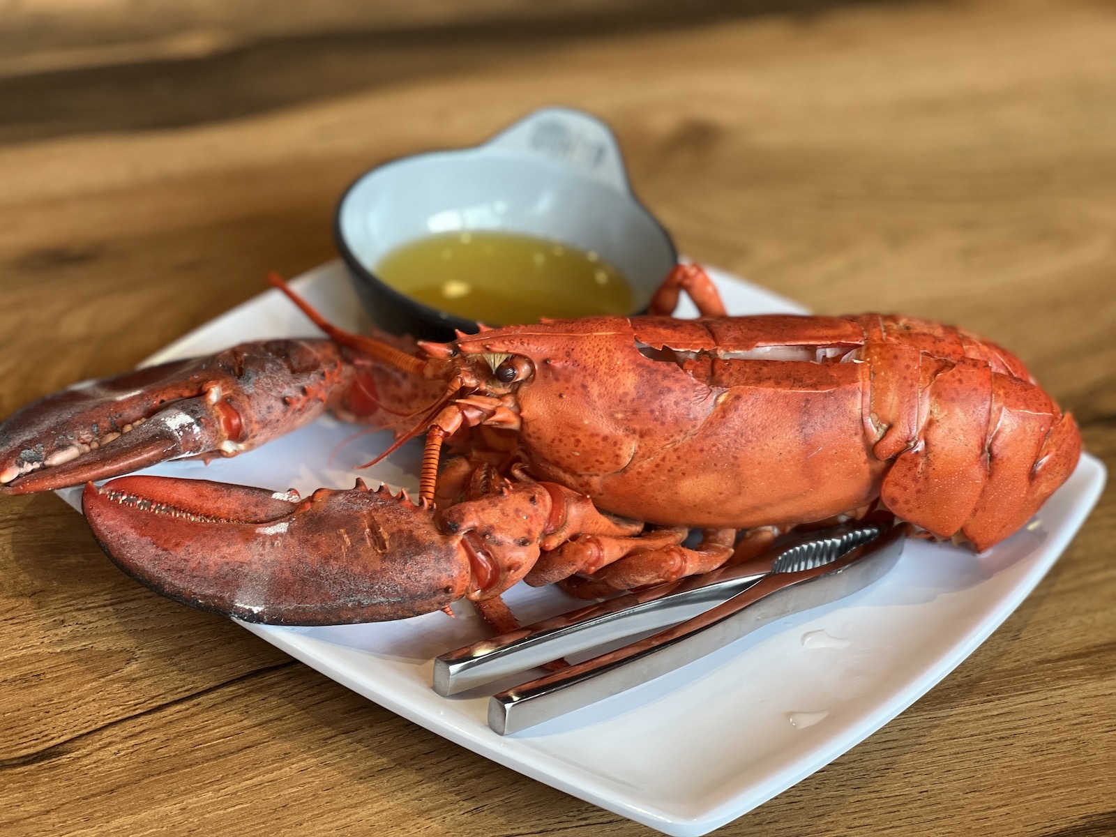 Steamed lobster with drawn butter