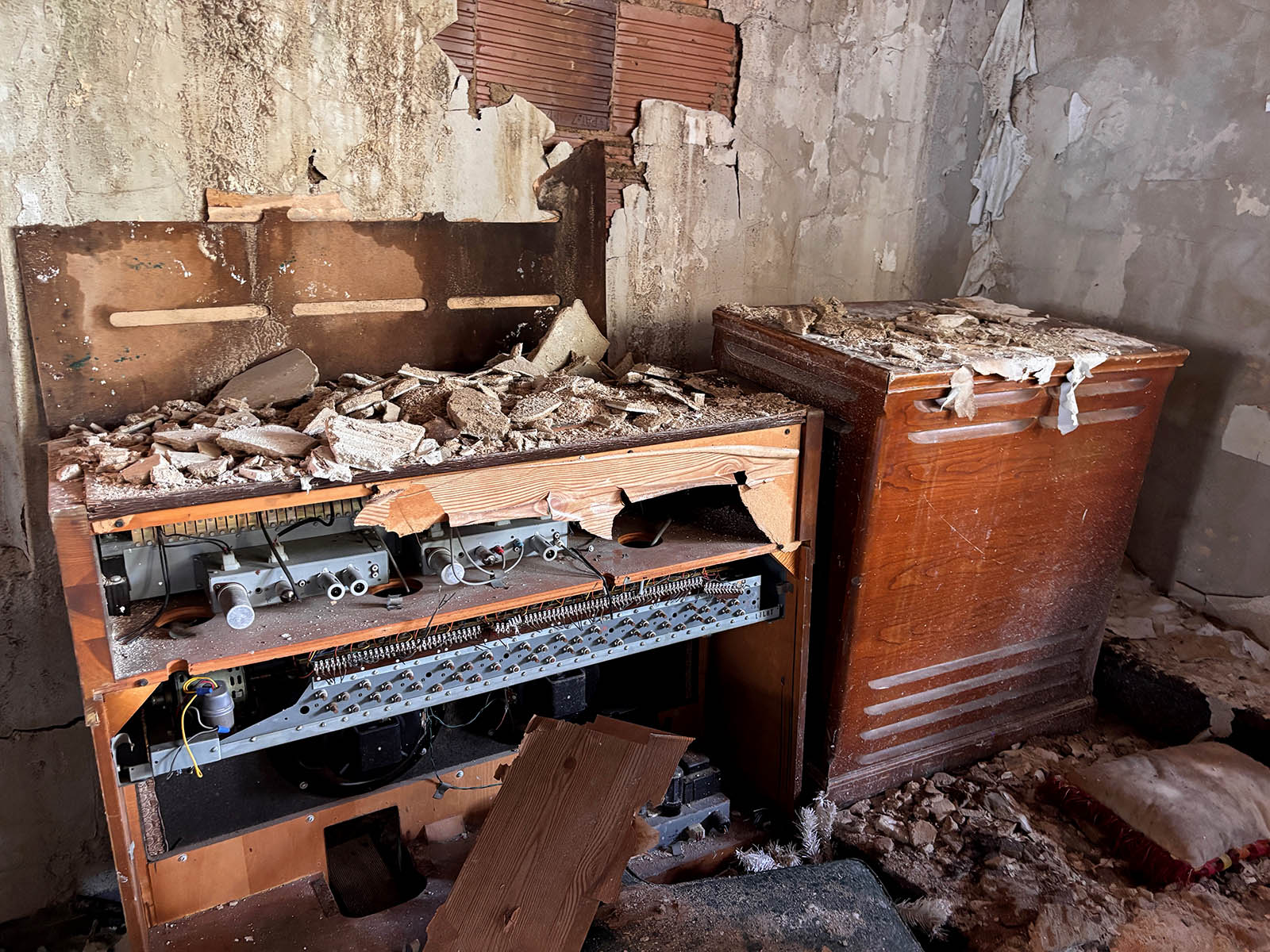 Resurrection Lutheran organ