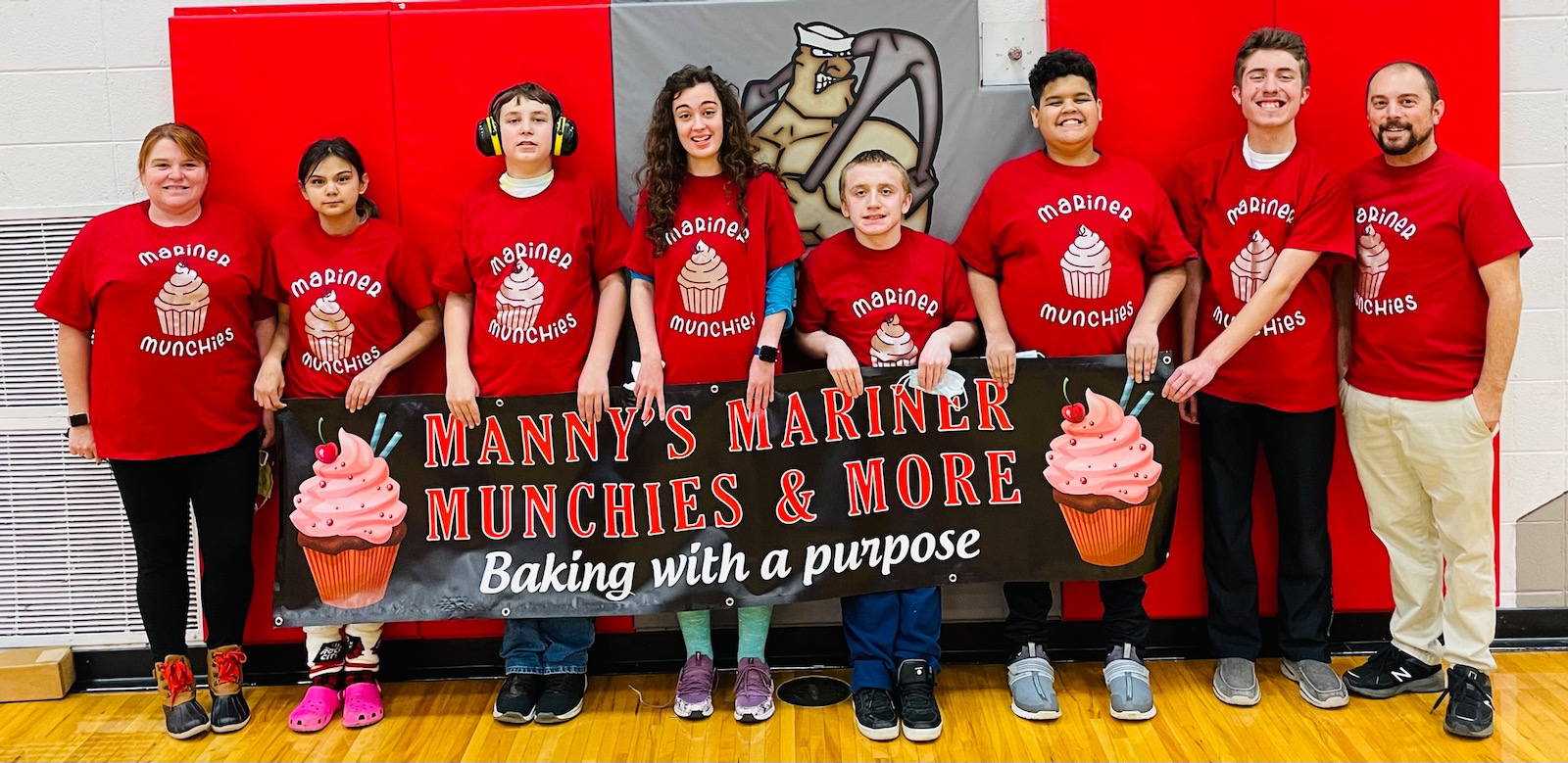 Manny's Mariner Munchies crew