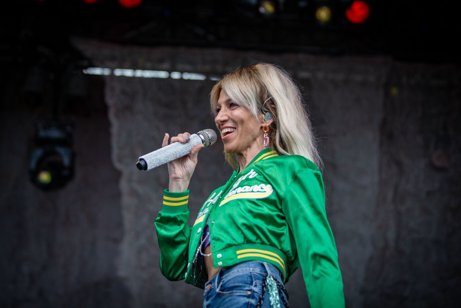 Debbie Gibson flexed her "morethan1980sMTV" muscle at Summerfest