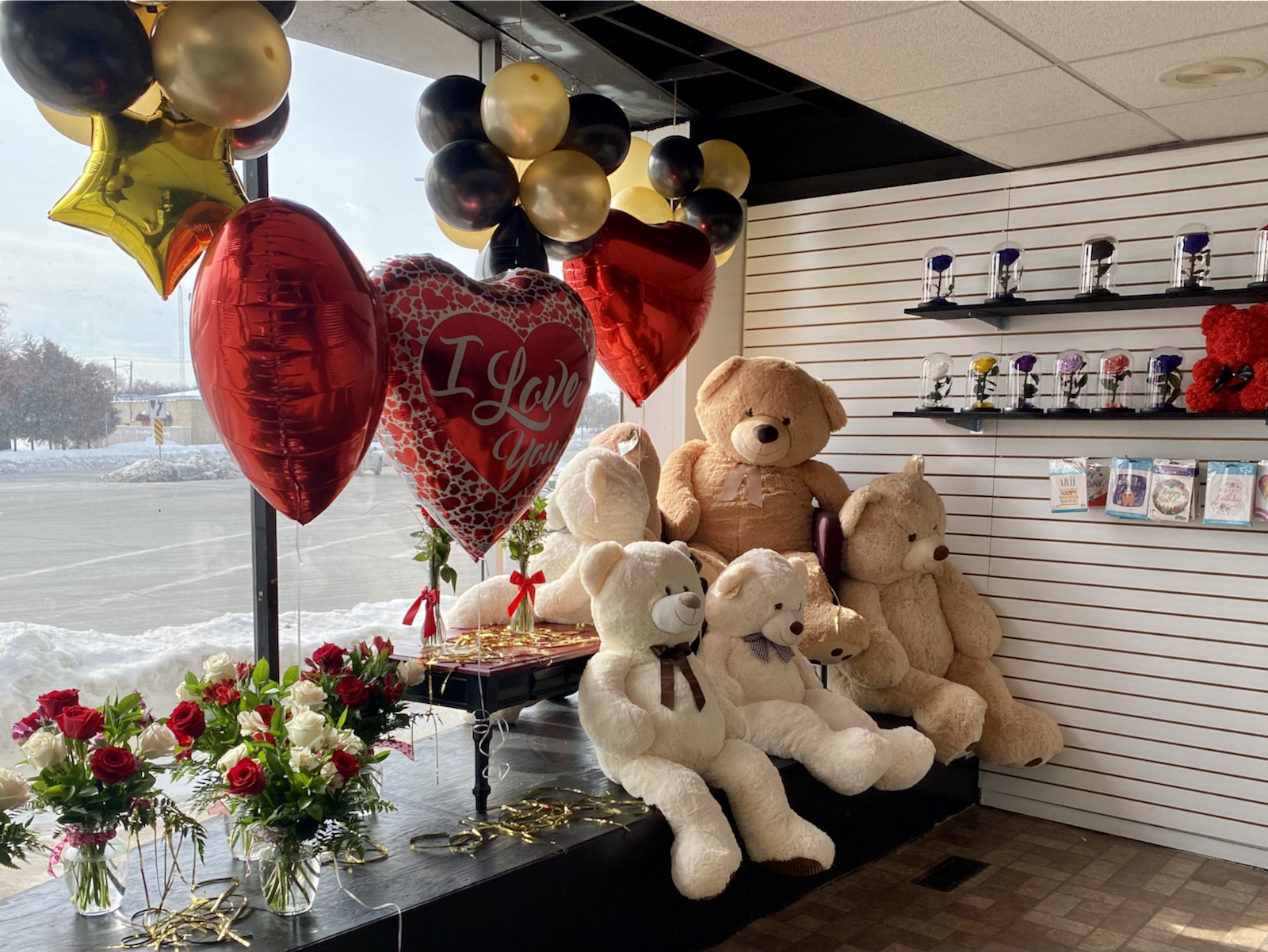 Teddy bears, flowers and gifts at Piece of Love