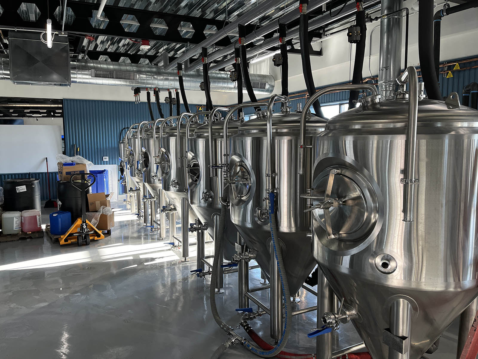 Pilot brewery tanks