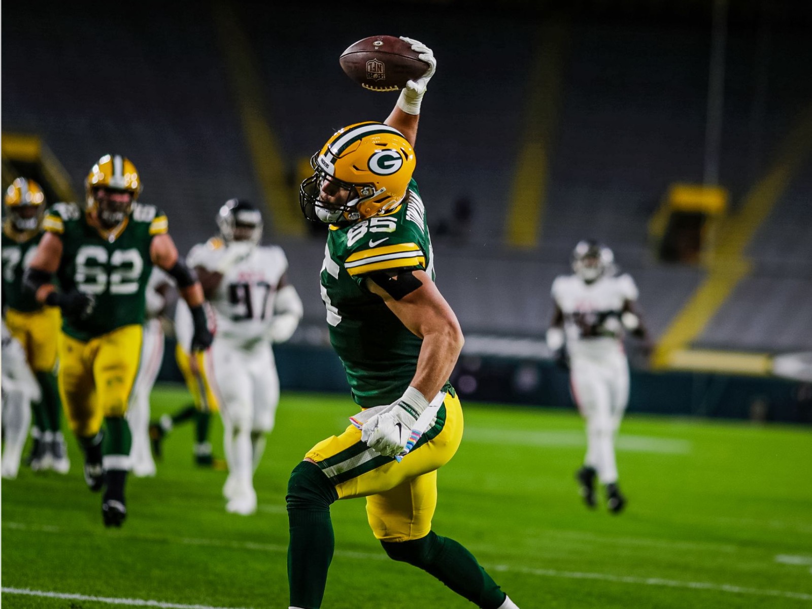 11 key images from the Packers' fun Monday night win over the Falcons