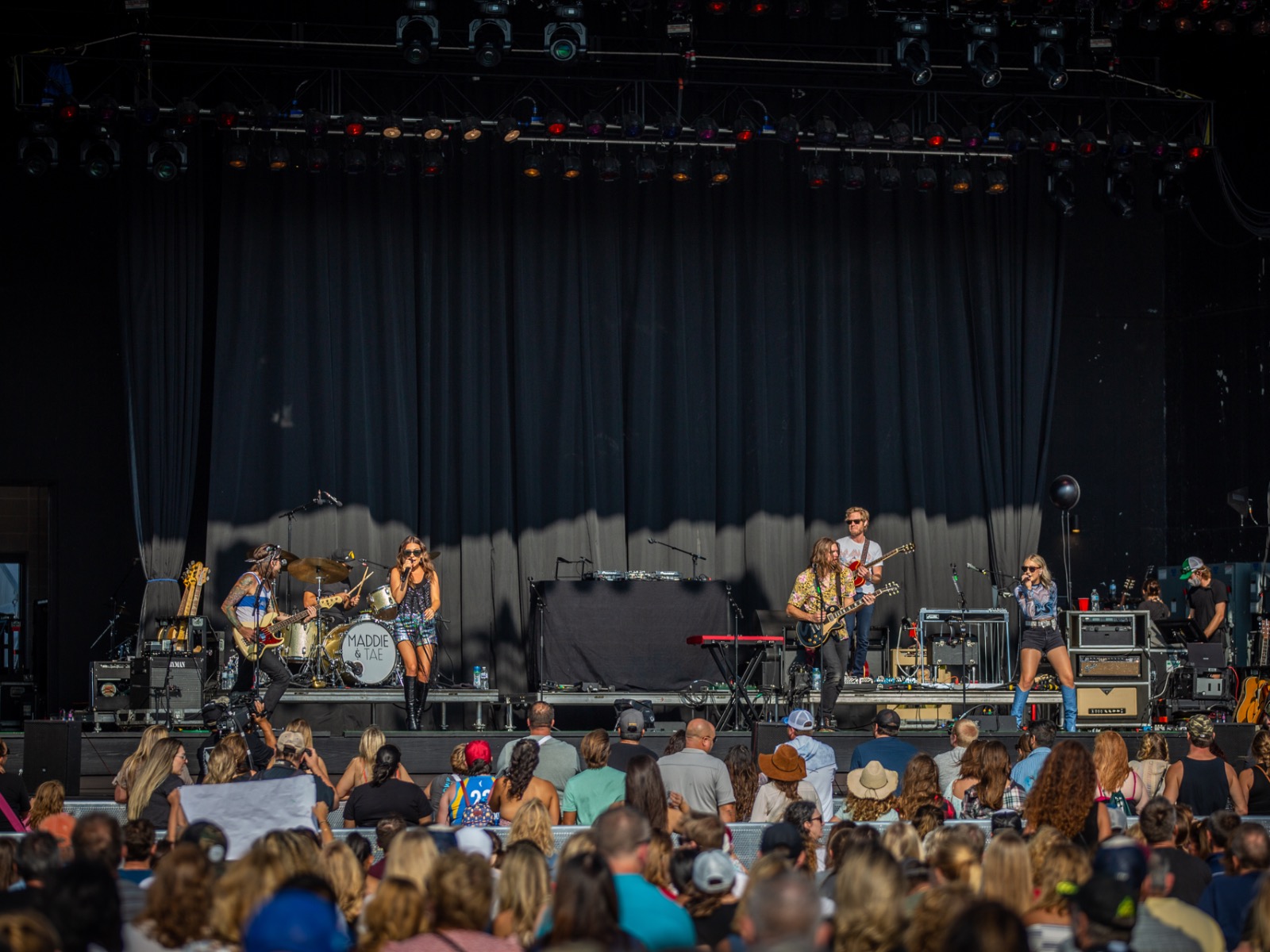 Maddie & Tae