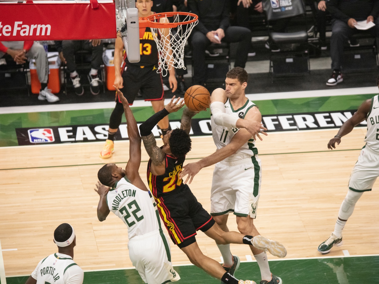 Brook Lopez block