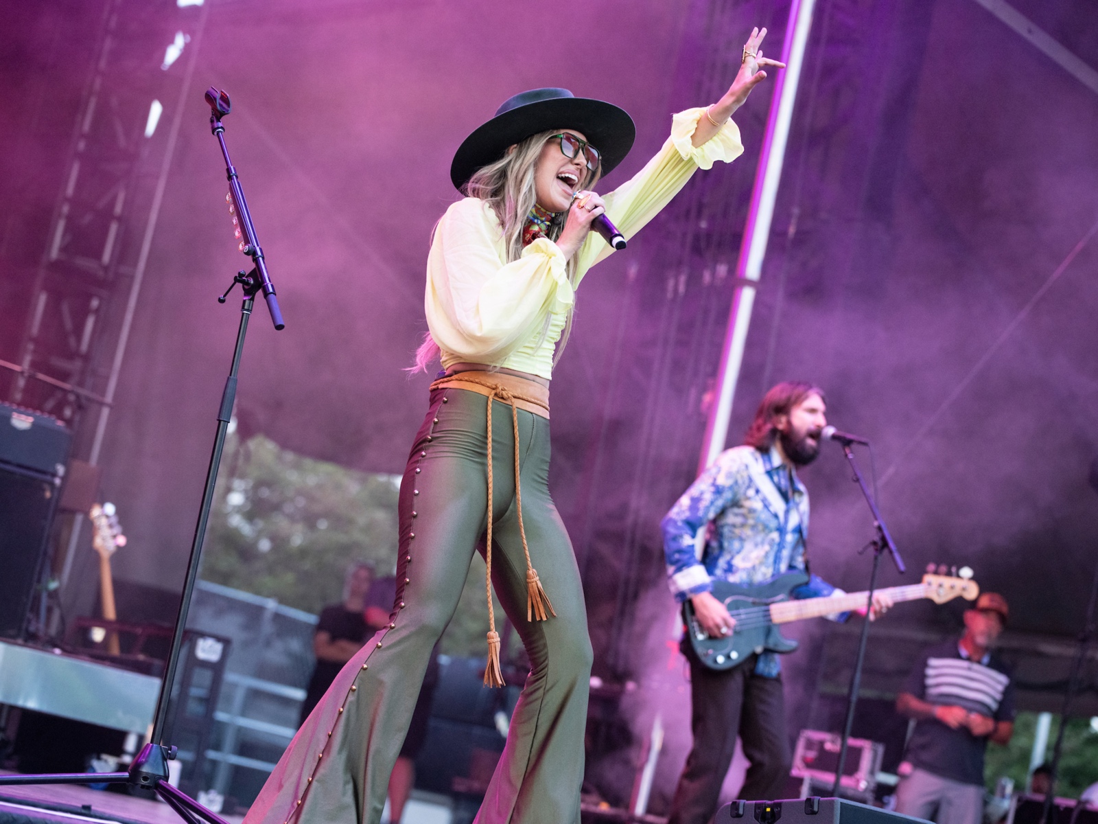 Noah Kahan opens up to fans in emotional Lollapalooza set - The Daily Illini