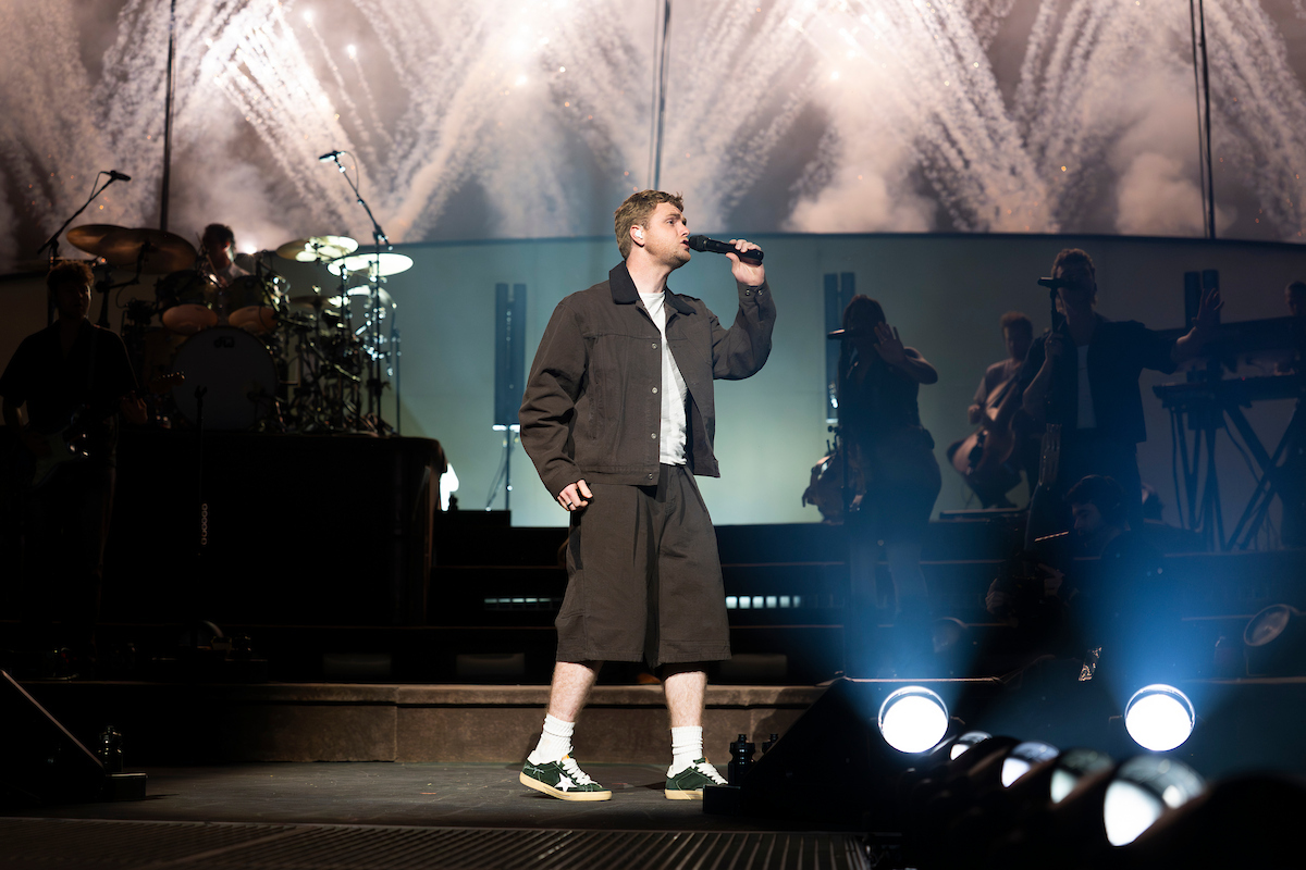 Alex Warren performs at the American Family Insurance Amphitheater during Summerfest 2026. Photo by Dan Garcia.