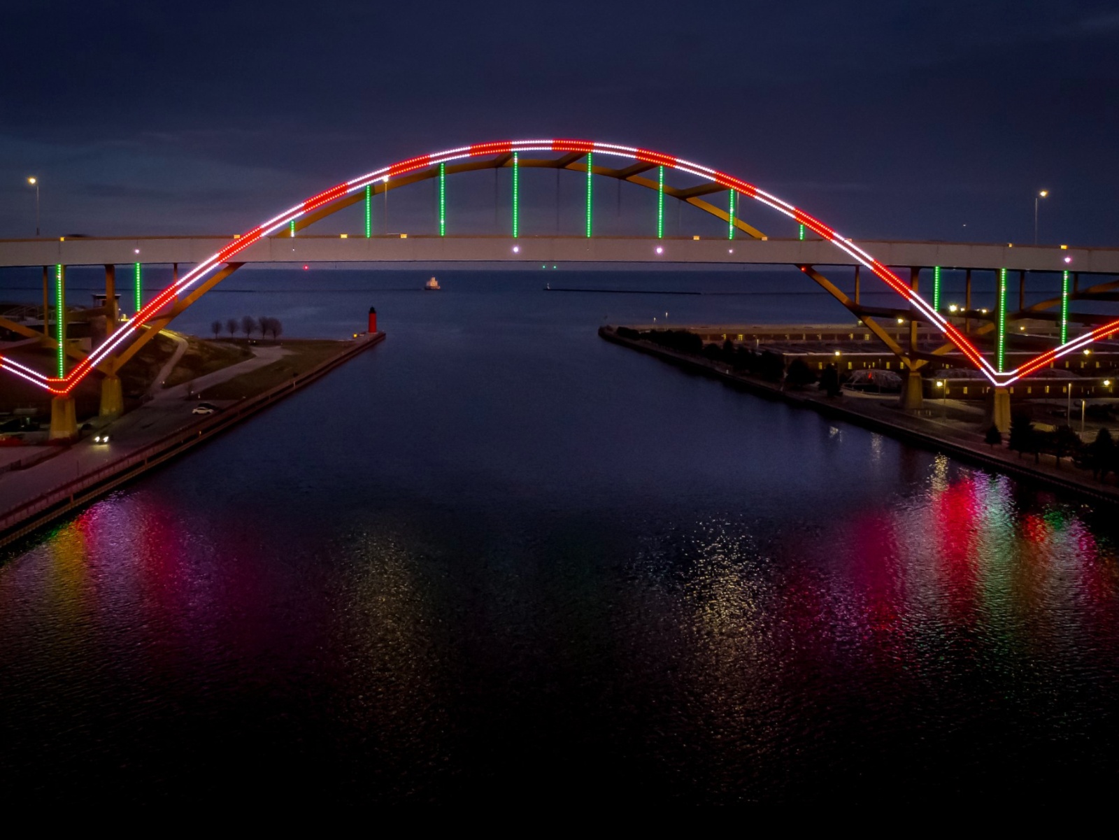 Photo by: Hoan Bridge Facebook