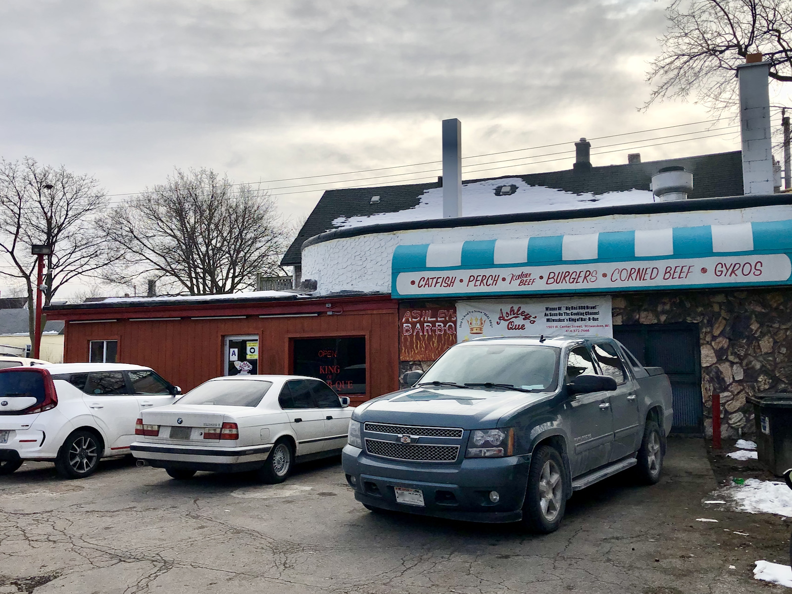 Ashley's Bar-B-Que exterior photo