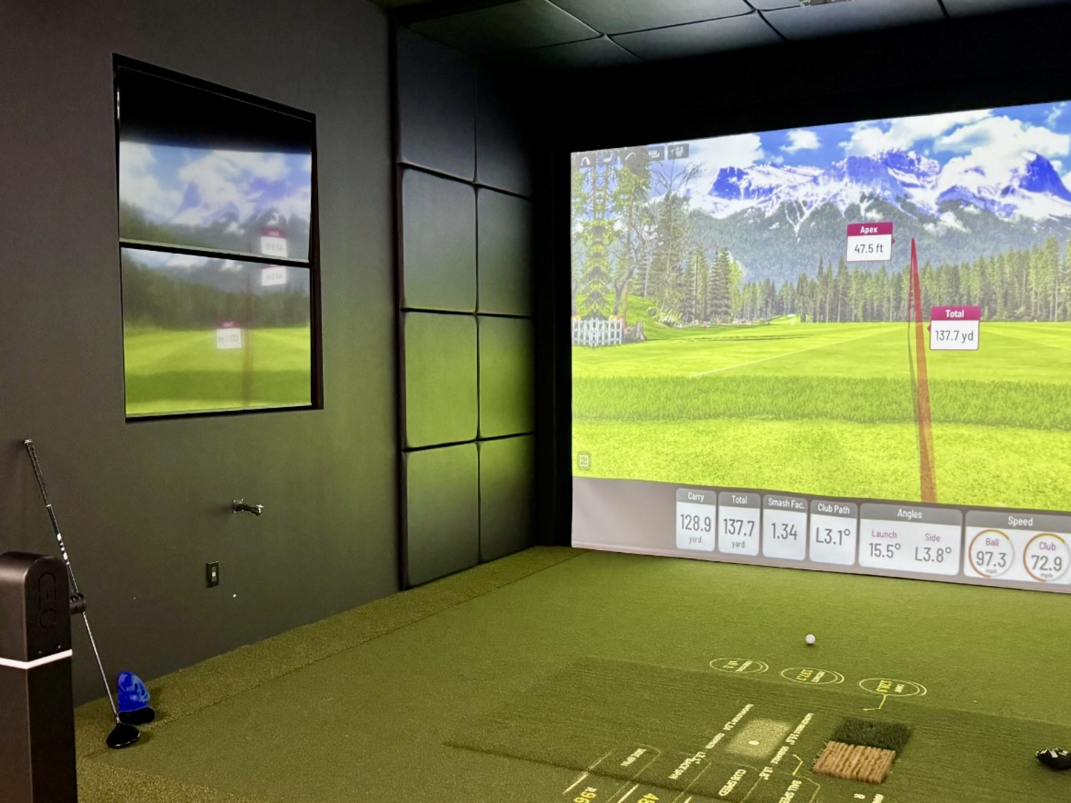 Uneekor Golf Simulator (courtesy of Panagos)