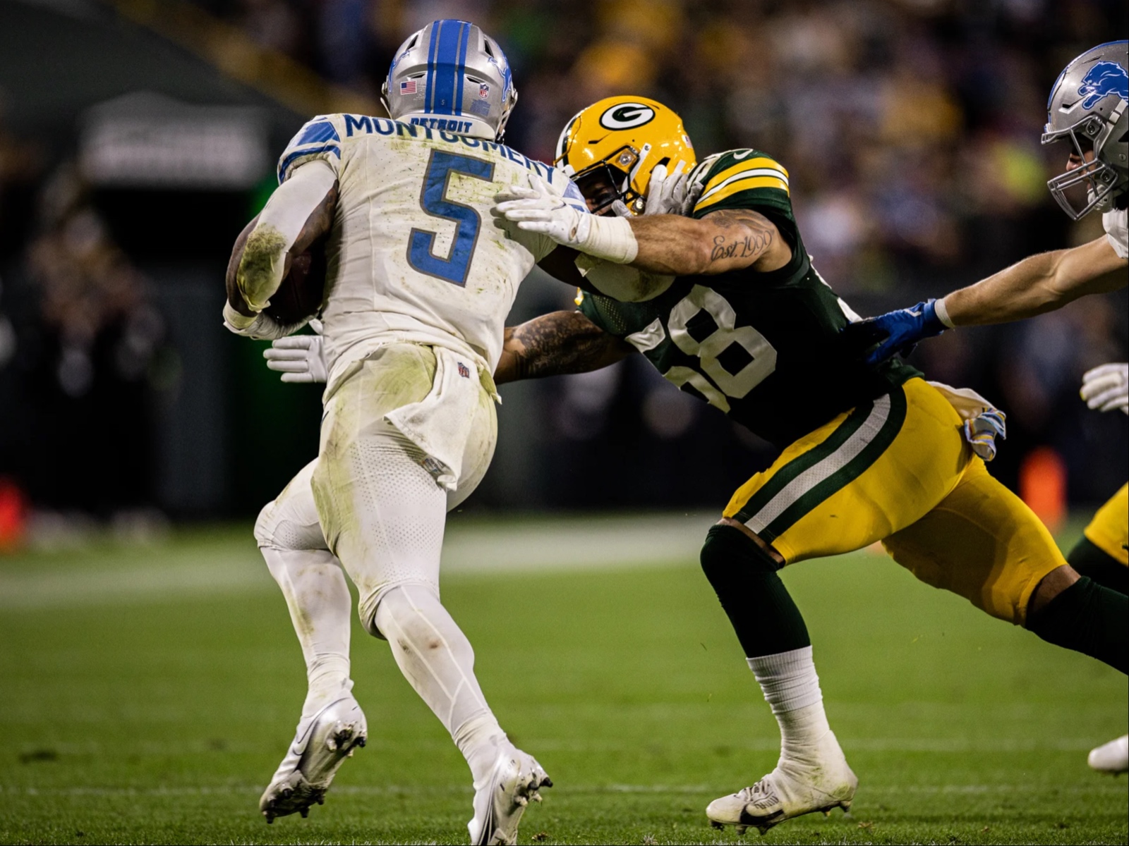 Detroit Lions pummel Green Bay Packers 34-20 at Lambeau Field with David  Montgomery scoring THREE touchdowns to lead his team to an impressive  victory