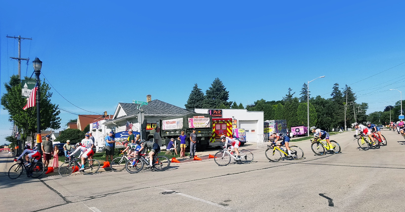 Racers bomb a Waukesha hill at the Tour of America's Dairyland