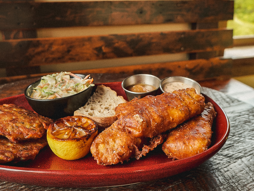 9 must try fish fry spots in Milwaukee - your fav travel bffs!