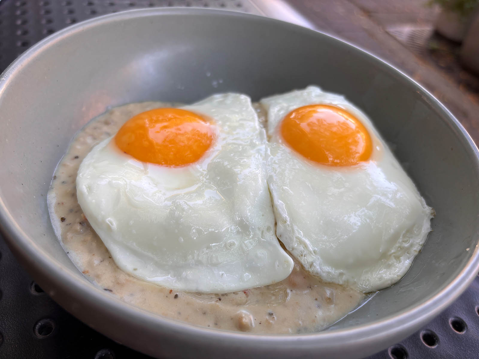 Scratchboard Kitchen biscuits and gravy