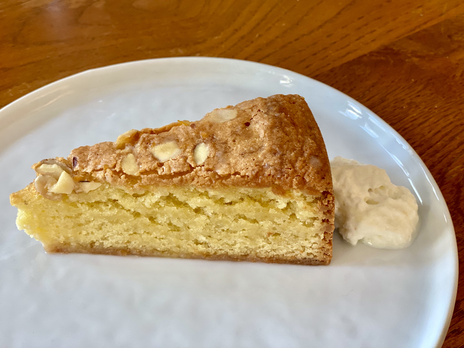 Italian almond cake