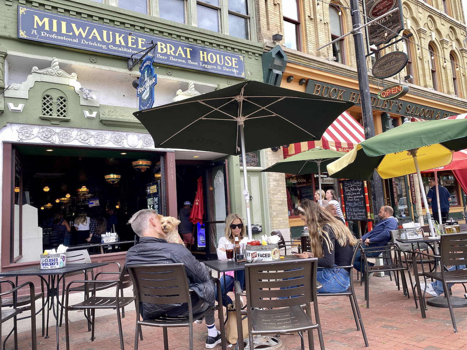 Milwaukee Brat House patio