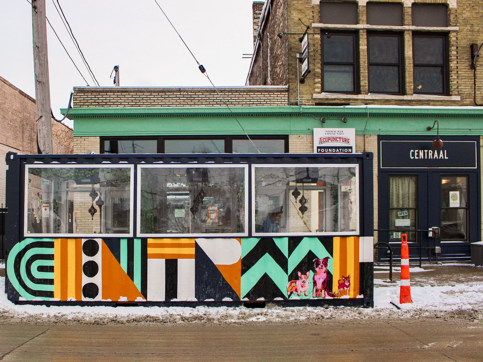 Dining car on Lincoln Avenue