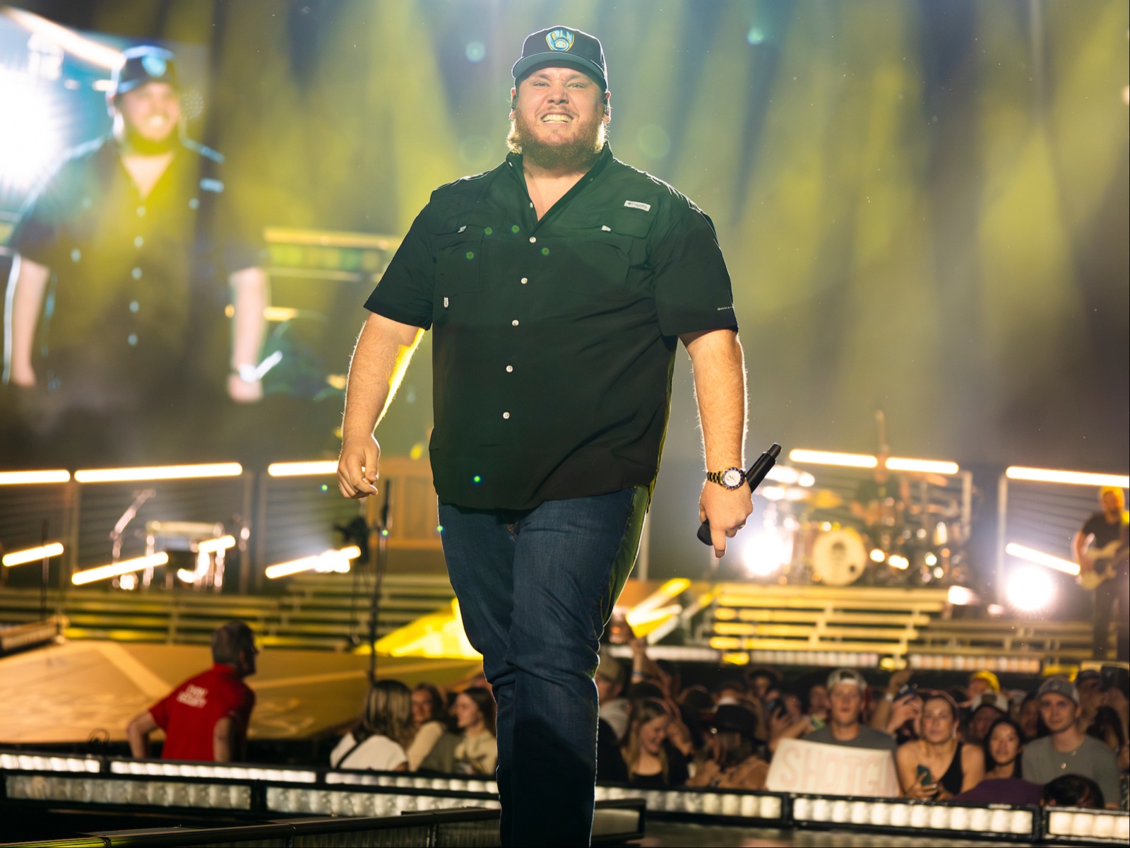 10 awesome images from Luke Combs' stadium tour opener at American