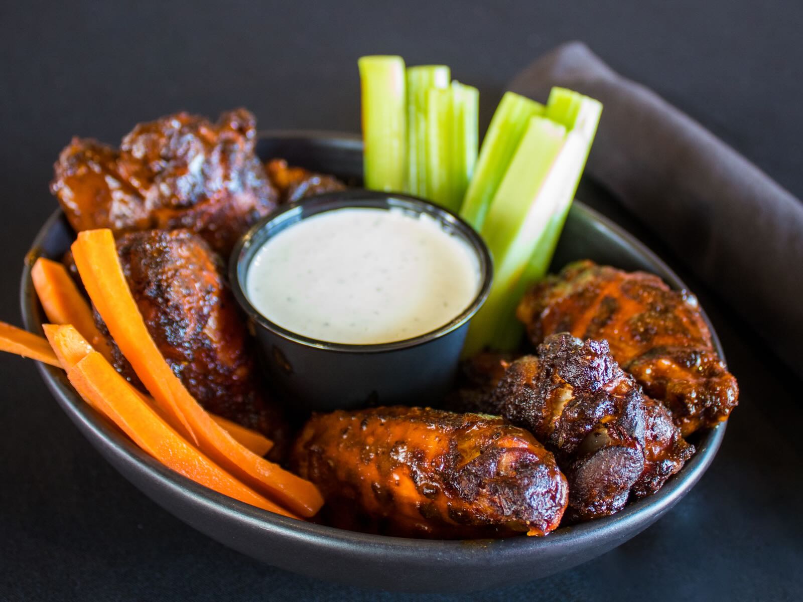 Smoked wings (PHOTO: MOTOR)