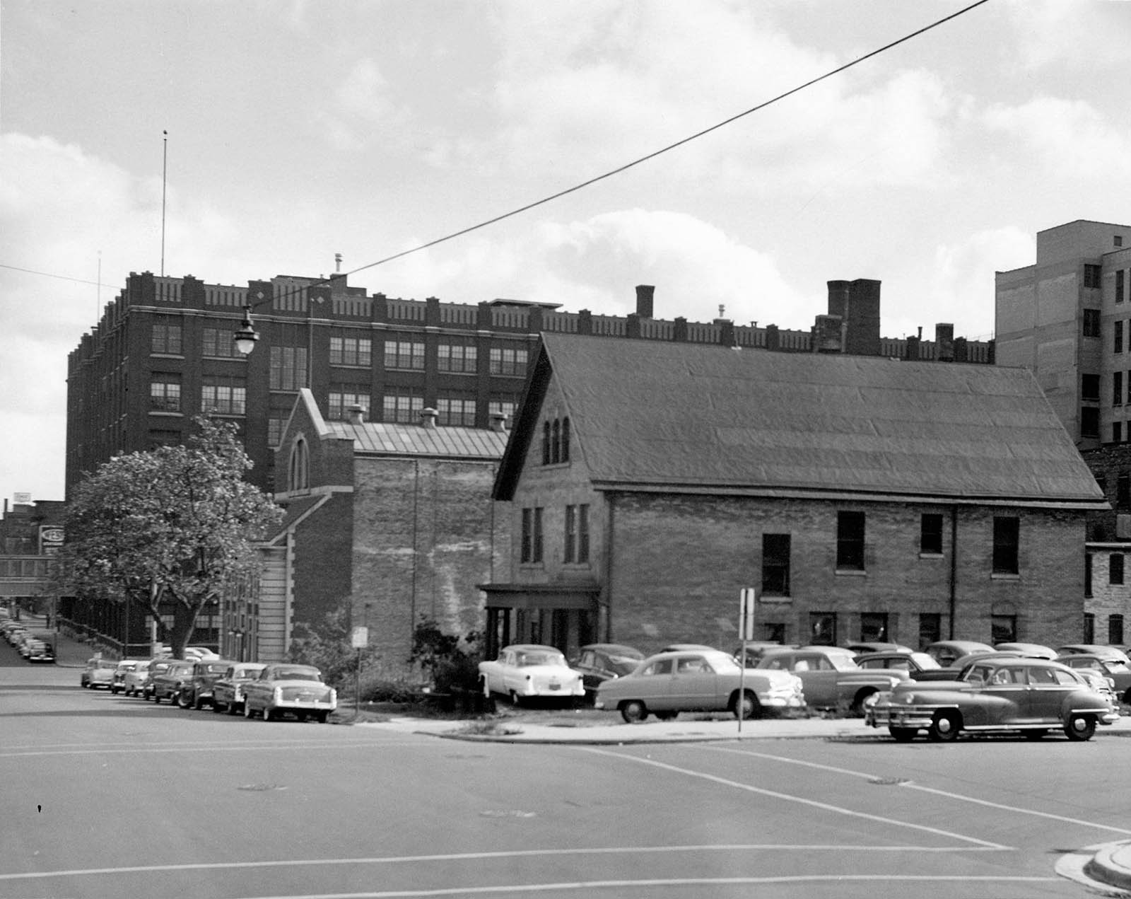 Highland Avenue with natatorium, from 8th Street, looking east