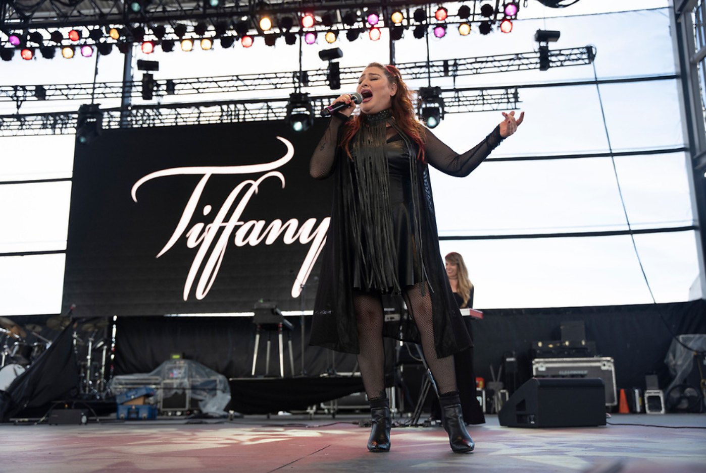 Tiffany brought an extraordinary voice and zero effects to Summerfest