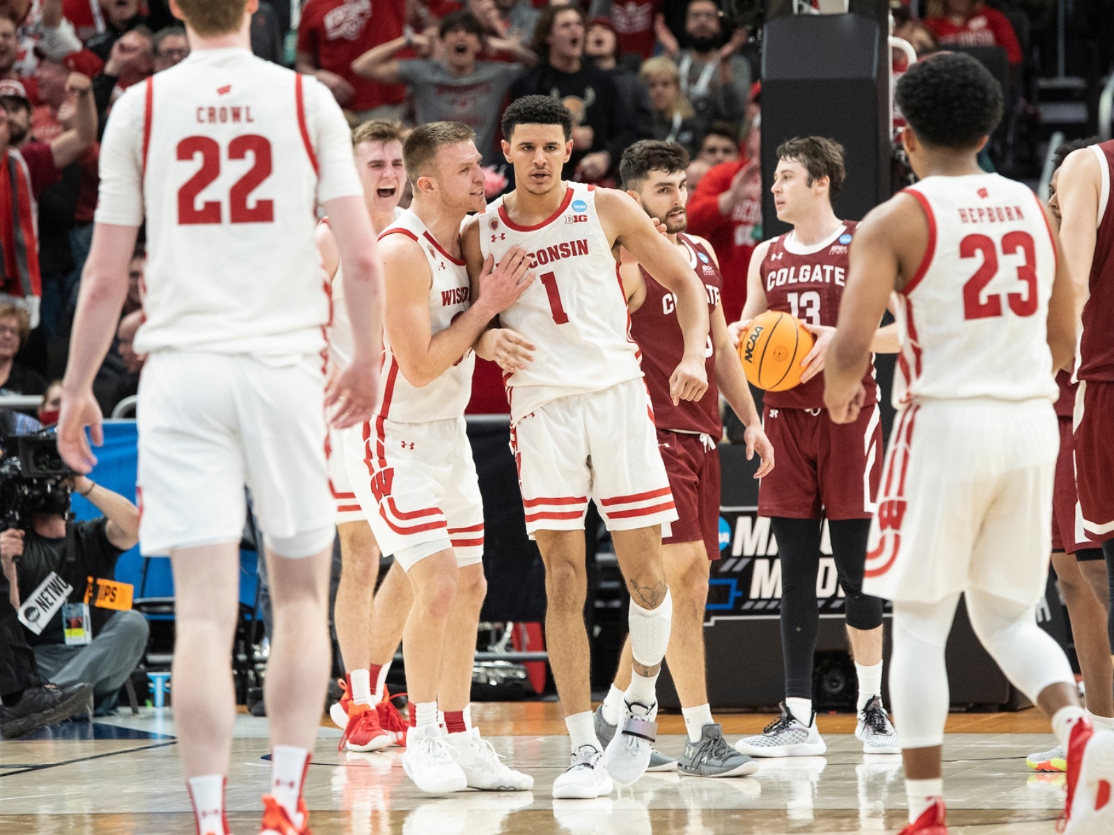 7 awesome images from the first day of March Madness at Fiserv Forum
