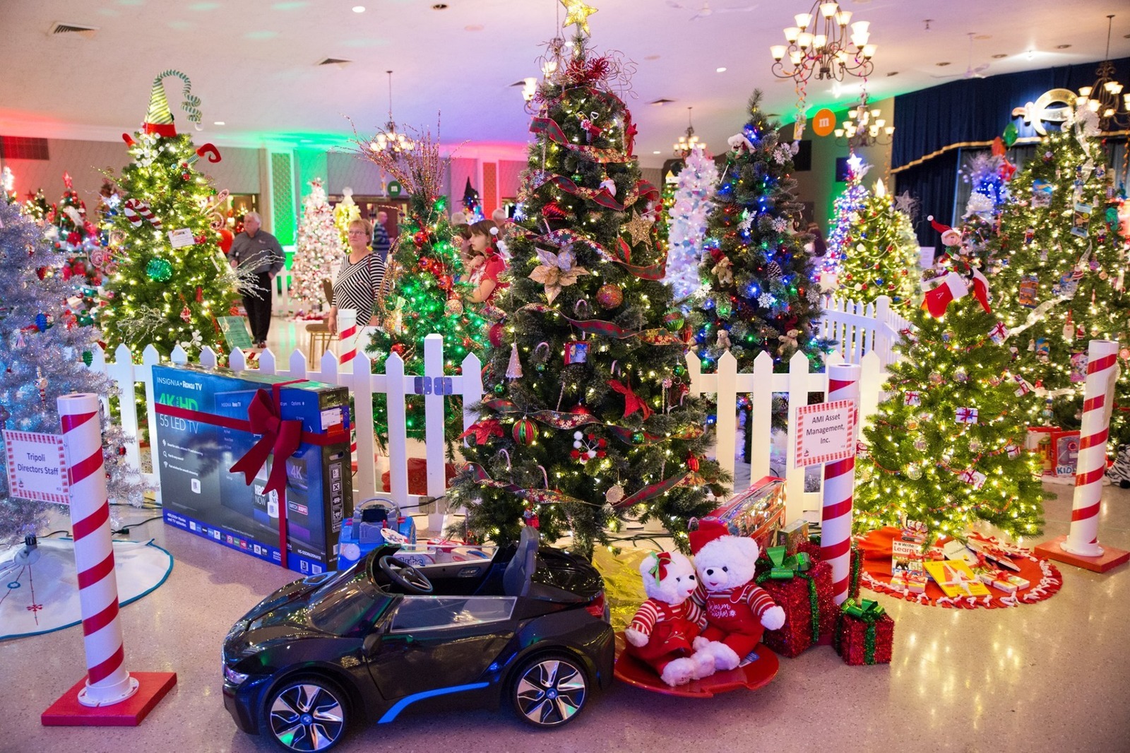 Decorate and donate a tree to the 5th annual Feztival of Trees