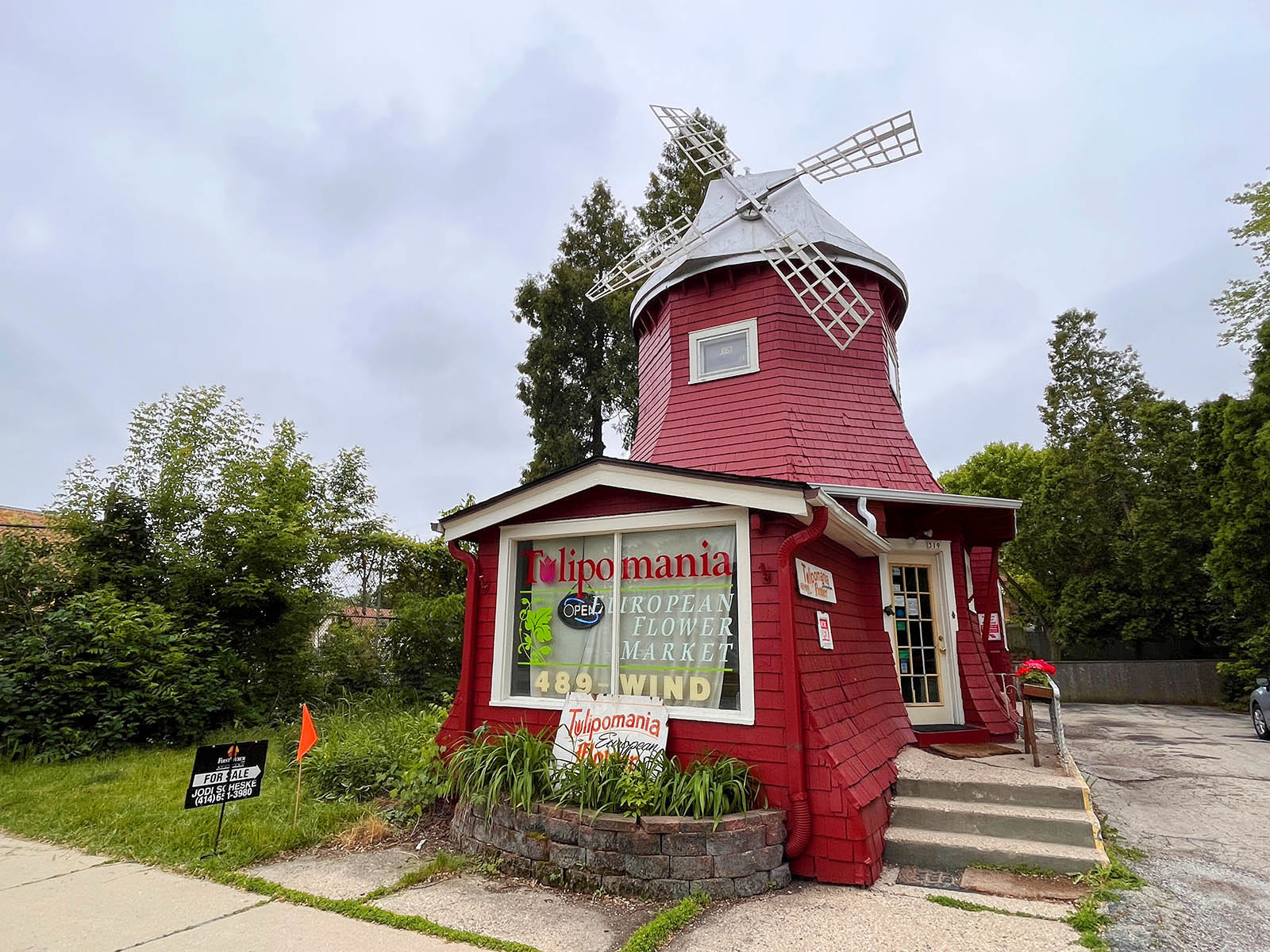 Urban spelunking Howard Avenue windmill, now for sale