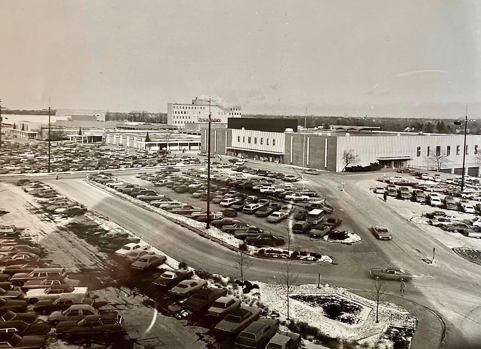 Mall stores of the '80s and '90s we miss: A look back 