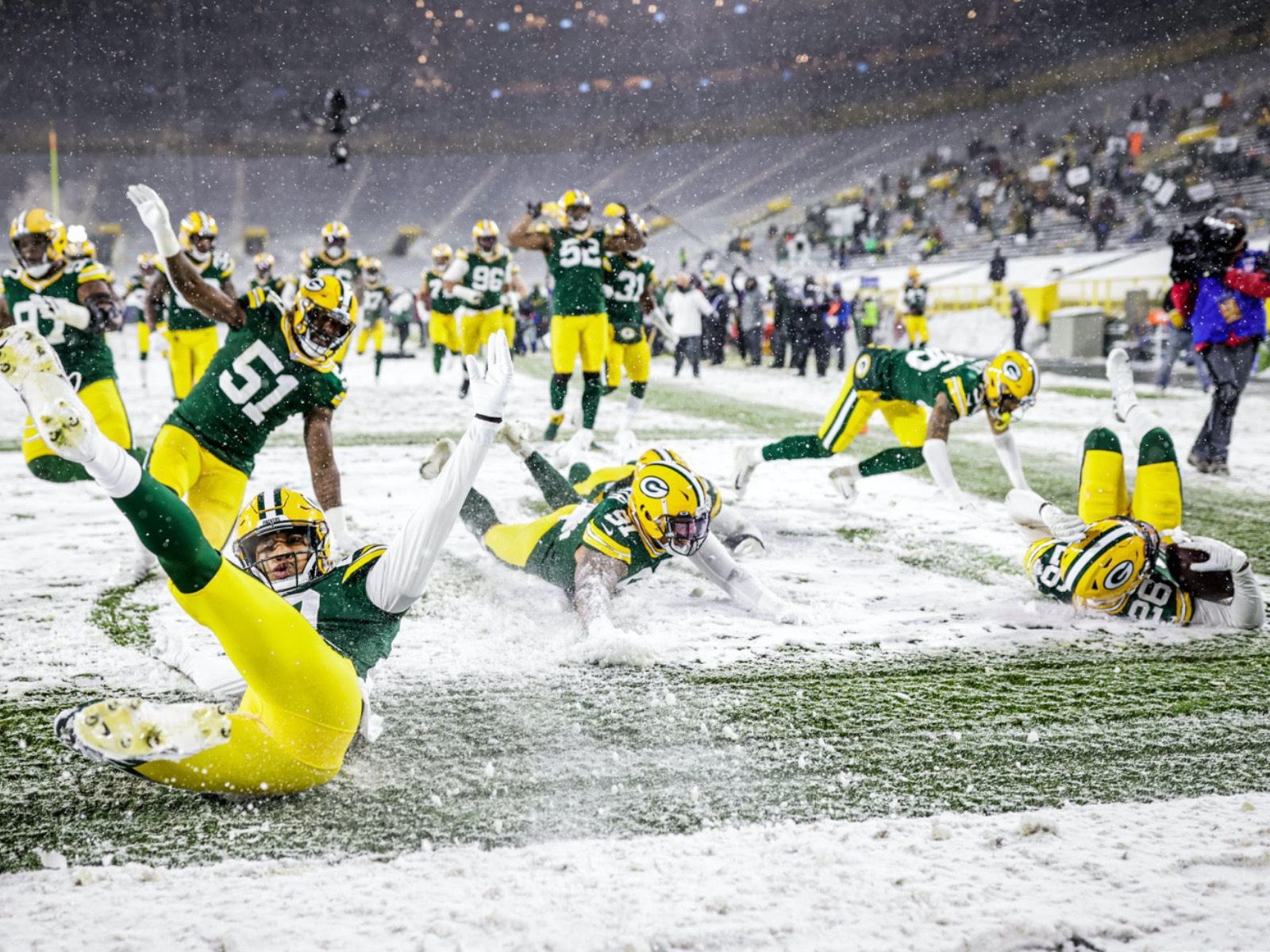 Packers NFL playoff weather at Lambeau could have snow, cold front