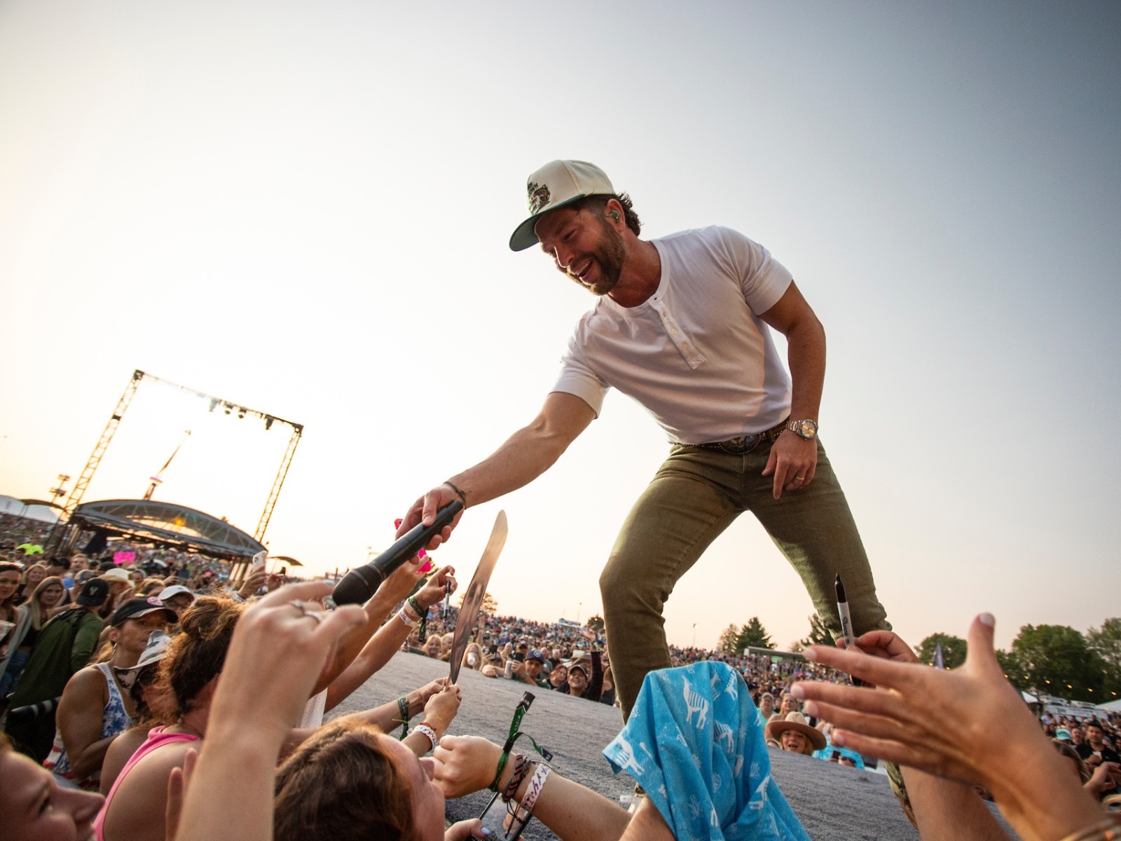 8 awesome images from the second half of Country Thunder Wisconsin