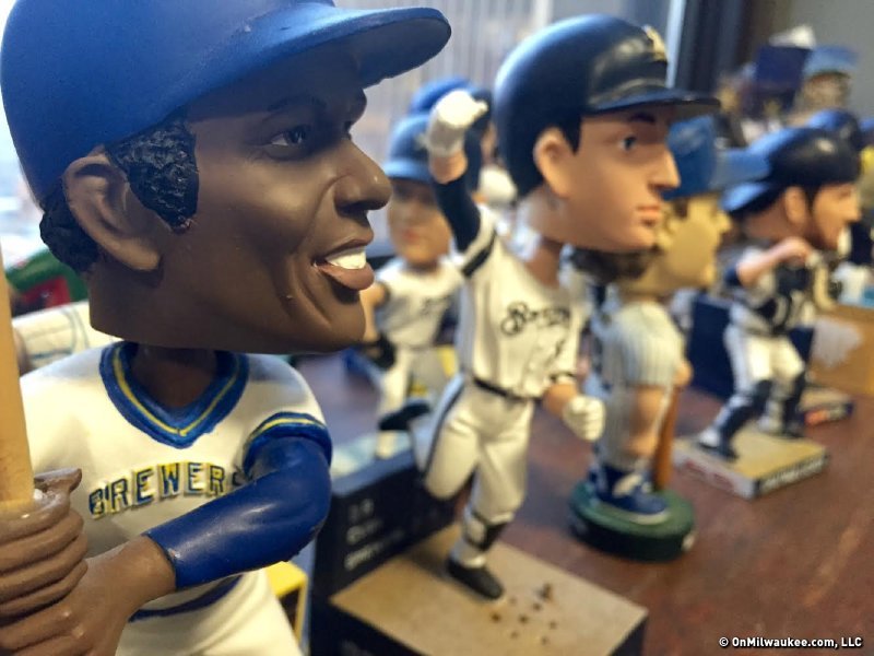 Milwaukee Brewers on X: Robin Yount Motorcycle Bobble Day is 5/28! RETWEET  for a chance to win tix AND a signed bobble! RULES:   / X