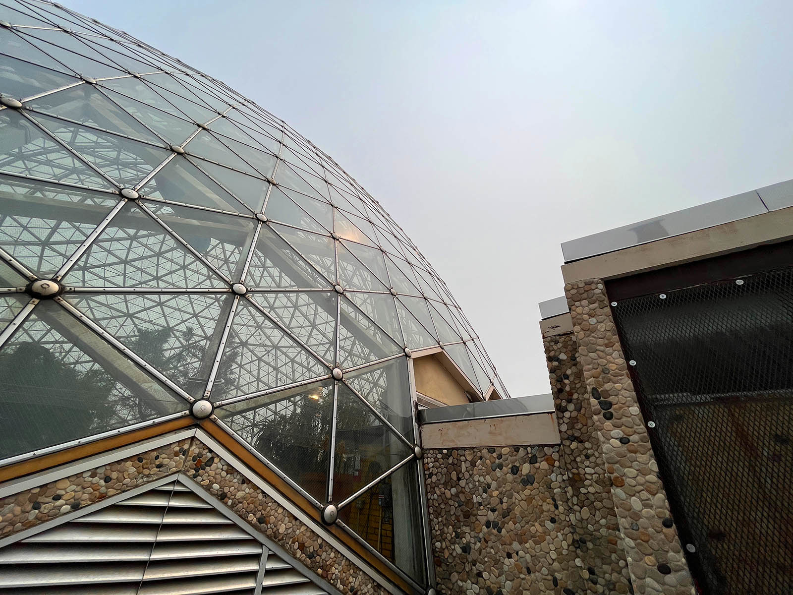 Structure of an aluminum dome roof atop a glass fused to steel water tank