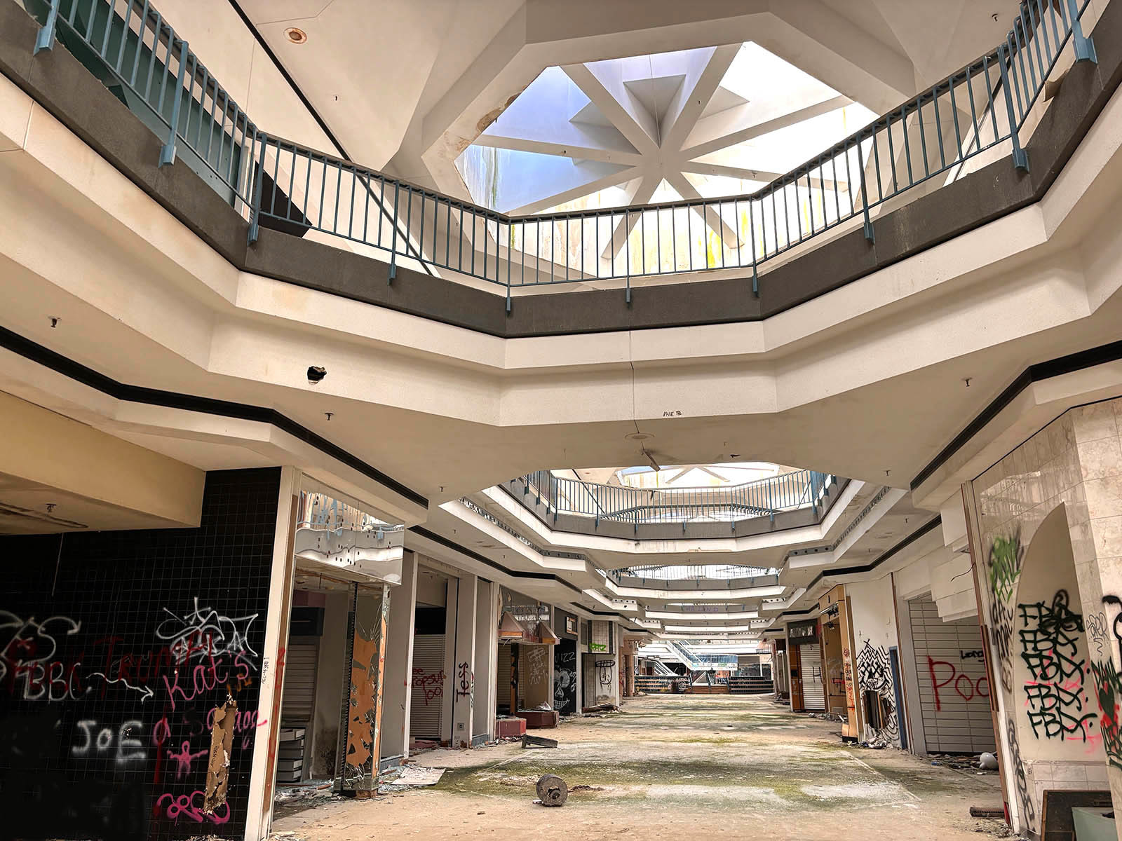 Urban spelunking: A last look inside the old Northridge Mall