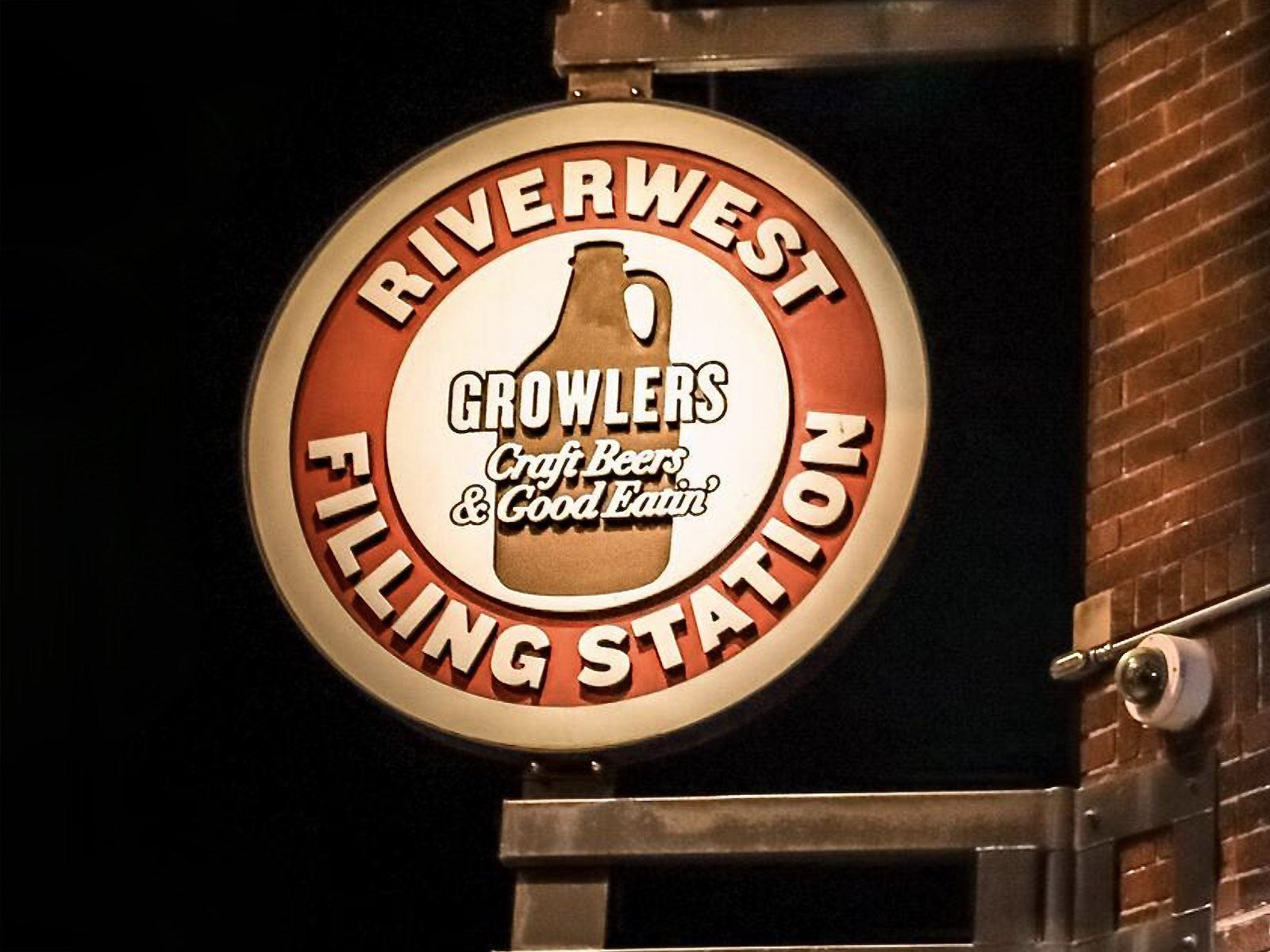 After nearly a decade, Riverwest Filling Station has closed its doors