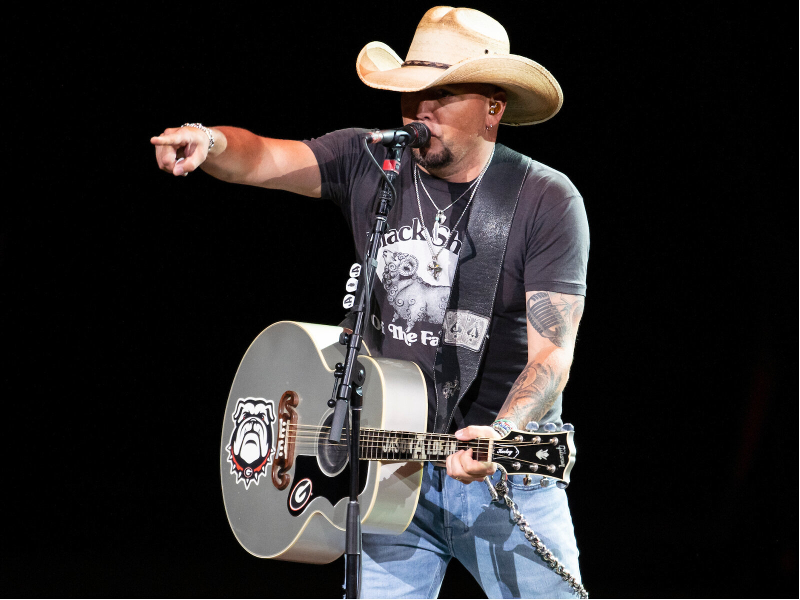 5 reasons why you should've seen Jason Aldean on opening night of the