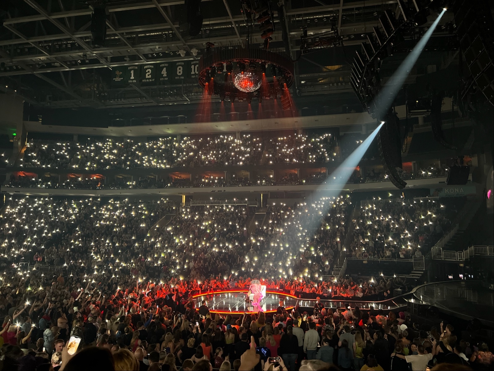 Lizzo's Fiserv Forum concert was, yes, good as hell