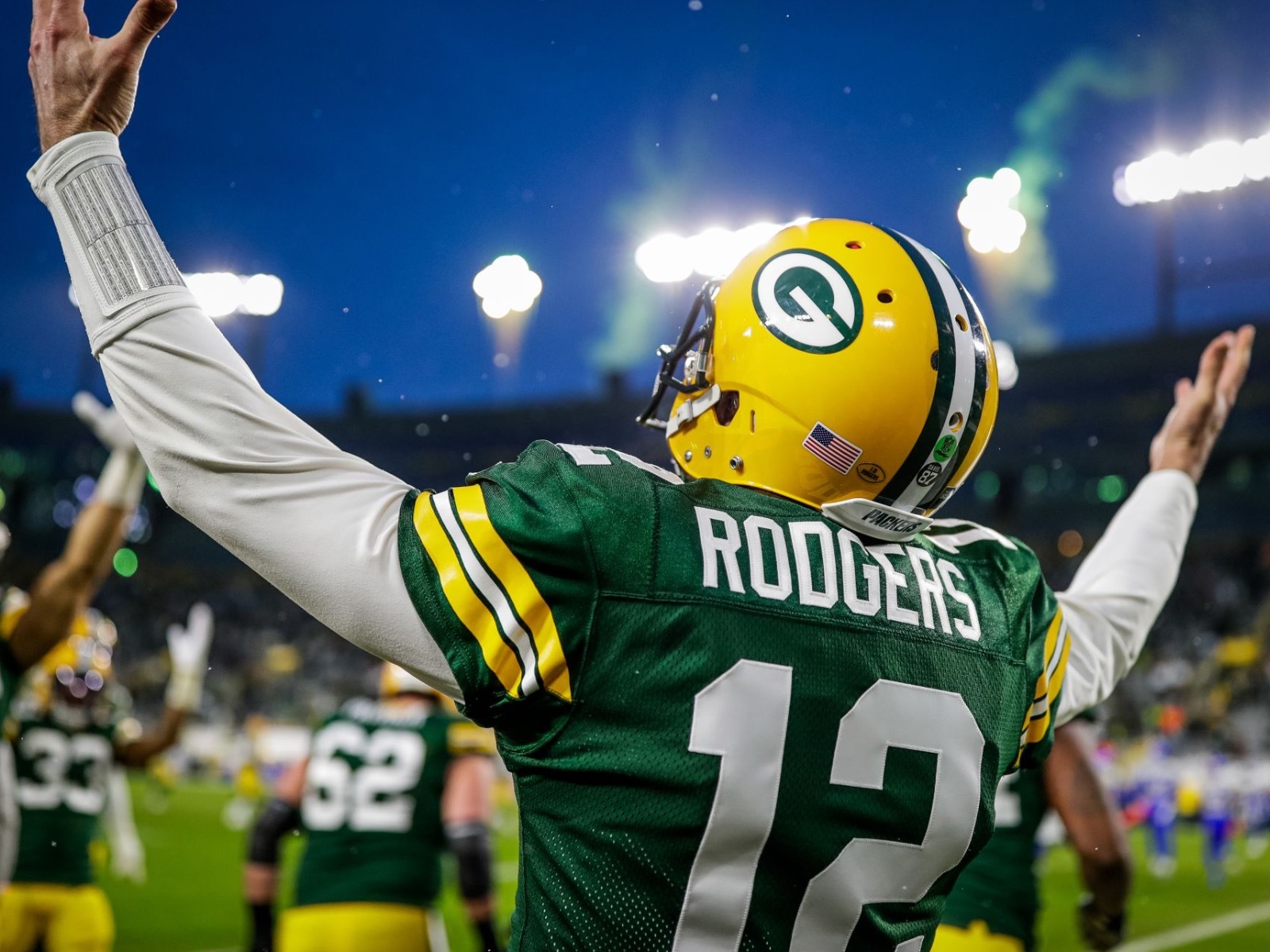 Green Bay Packers fan Lil Wayne is on Fox pre-game to hype playoffs