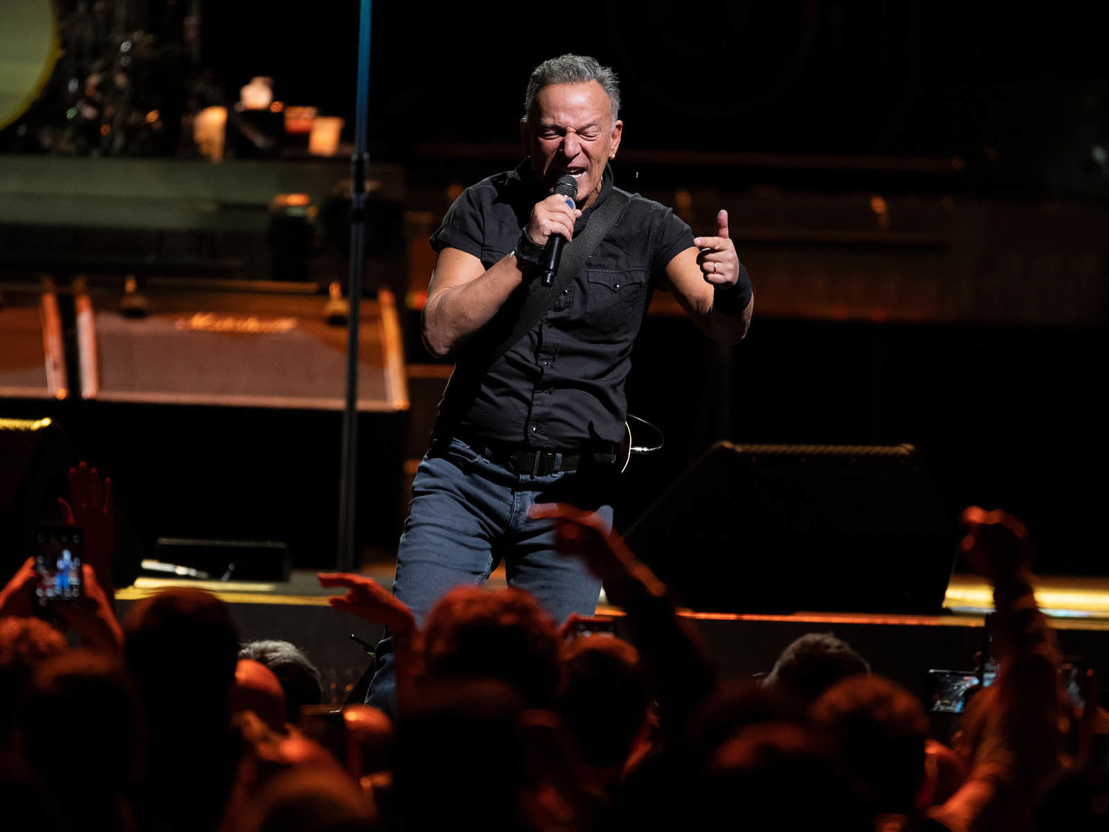 Springsteen brings The E Street Band back to Milwaukee