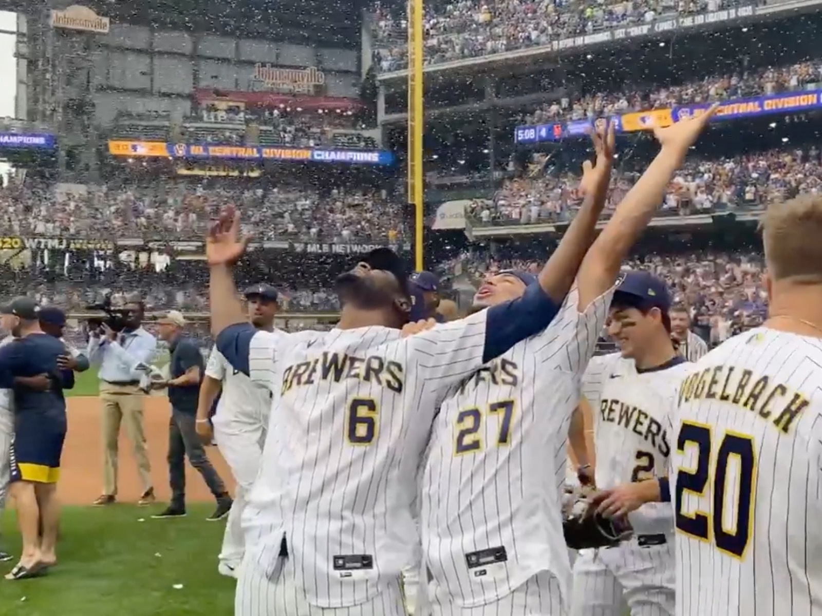 FLY THE L! Milwaukee Brewers are NL Central Champs