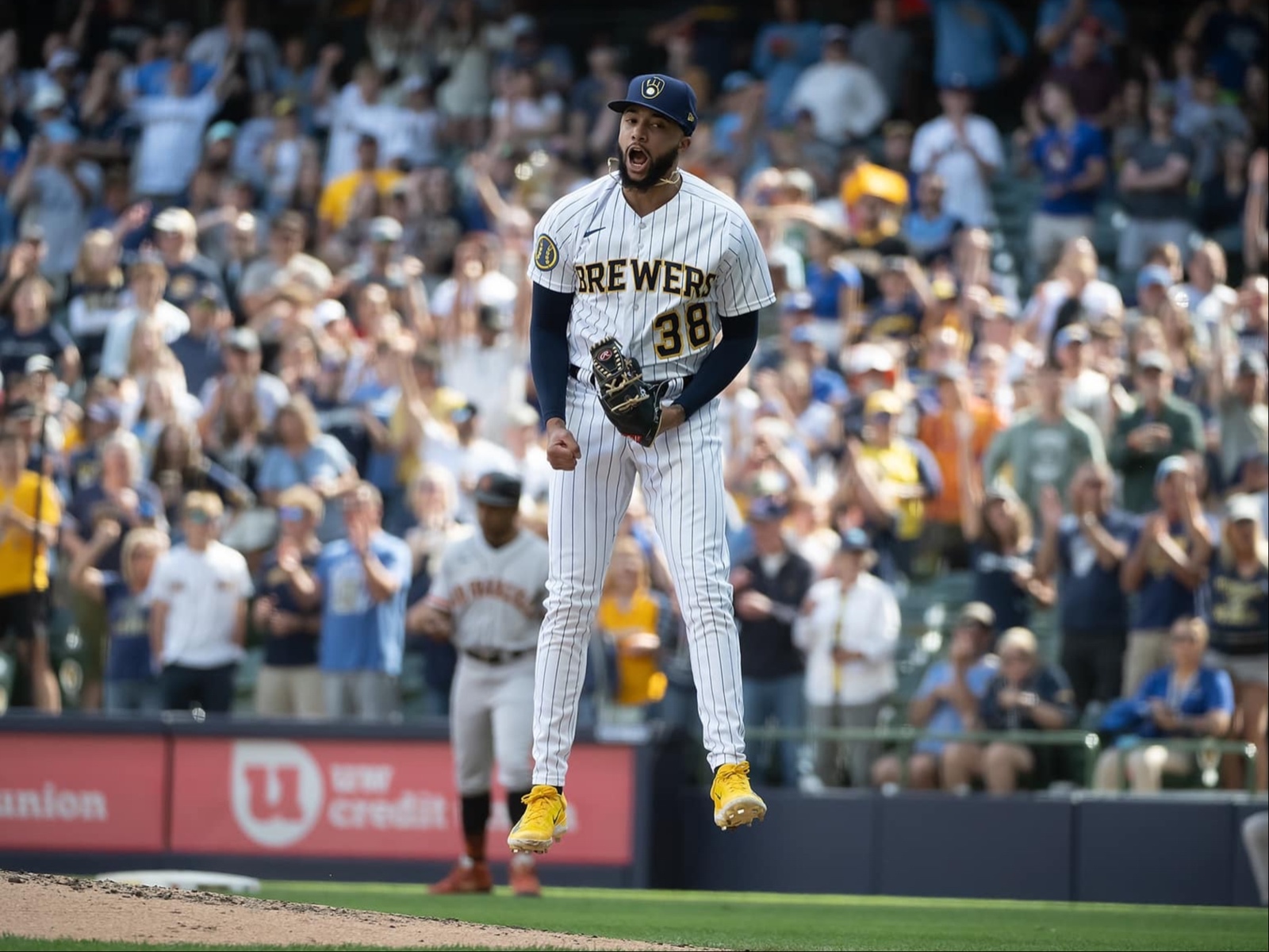 Watch todays Brewers-Reds game exclusively on Apple TV+