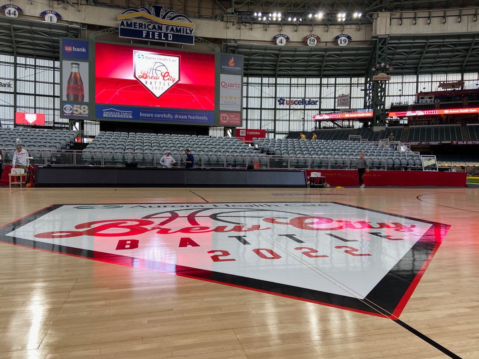 WATCH Matt Takes The Basketball Court At AmFam Field